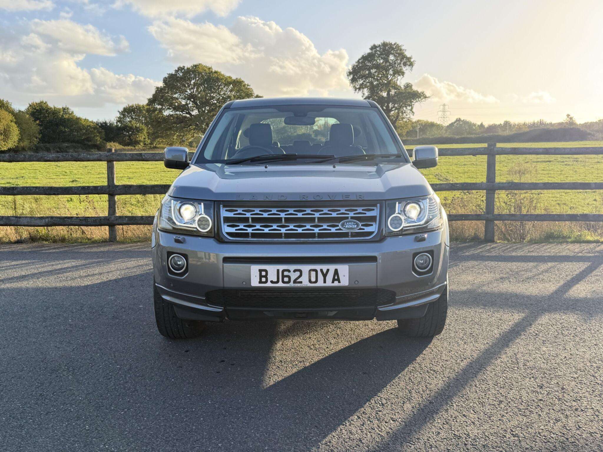 A 2012 LAND ROVER FREELANDER 2 2.2 SD4 HSE Lux CommandShift 4WD Euro 5 5dr A 2012 LAND ROVER FREELANDER 2 2.2 SD4 HSE Lux CommandShift 4WD Euro 5 5dr