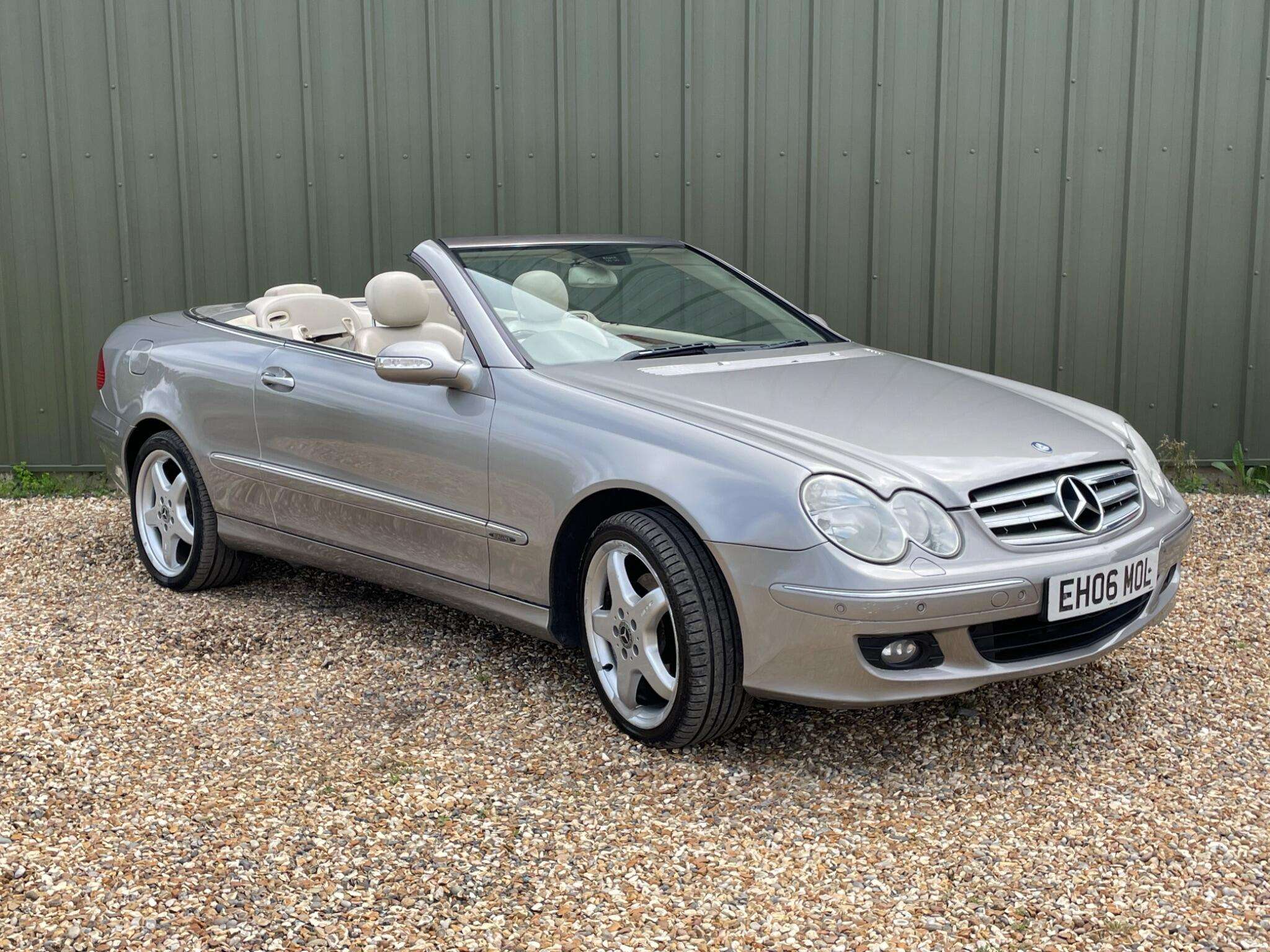 A 2006 MERCEDES-BENZ CLK 3.0 CLK280 Elegance Cabriolet 7G-Tronic 2dr A 2006 MERCEDES-BENZ CLK 3.0 CLK280 Elegance Cabriolet 7G-Tronic 2dr