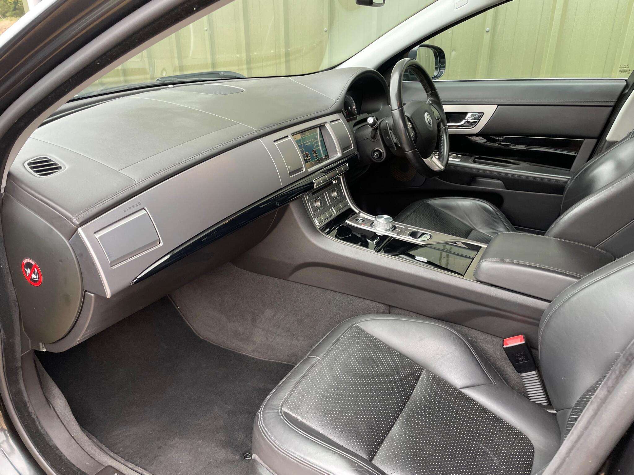 2010 JAGUAR XF 2010 JAGUAR XF