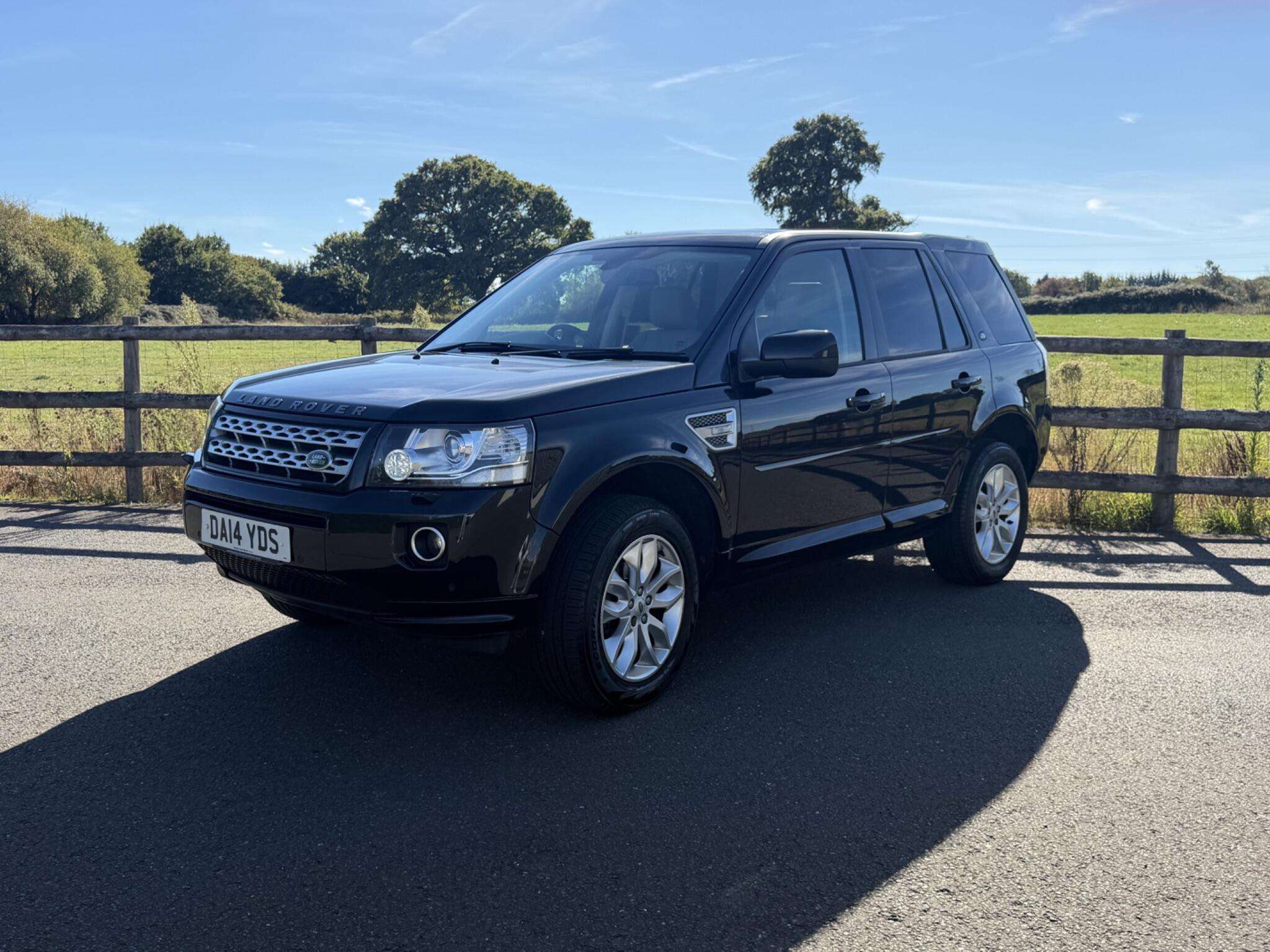 A 2014 LAND ROVER FREELANDER 2 2.2 SD4 HSE CommandShift 4WD Euro 5 5dr A 2014 LAND ROVER FREELANDER 2 2.2 SD4 HSE CommandShift 4WD Euro 5 5dr