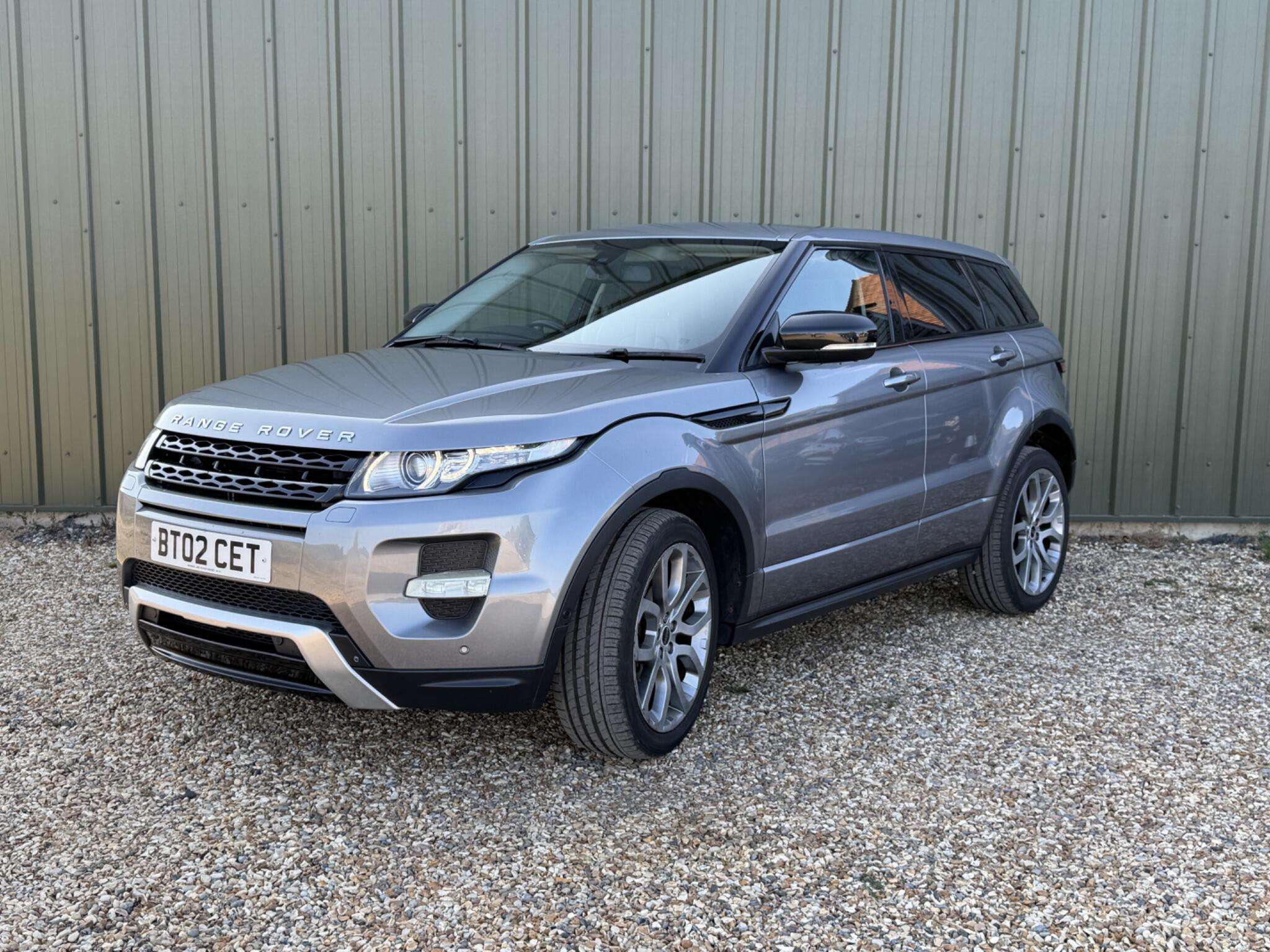 A 2012 LAND ROVER RANGE ROVER EVOQUE 2.2 SD4 Dynamic Auto 4WD Euro 5 5dr A 2012 LAND ROVER RANGE ROVER EVOQUE 2.2 SD4 Dynamic Auto 4WD Euro 5 5dr