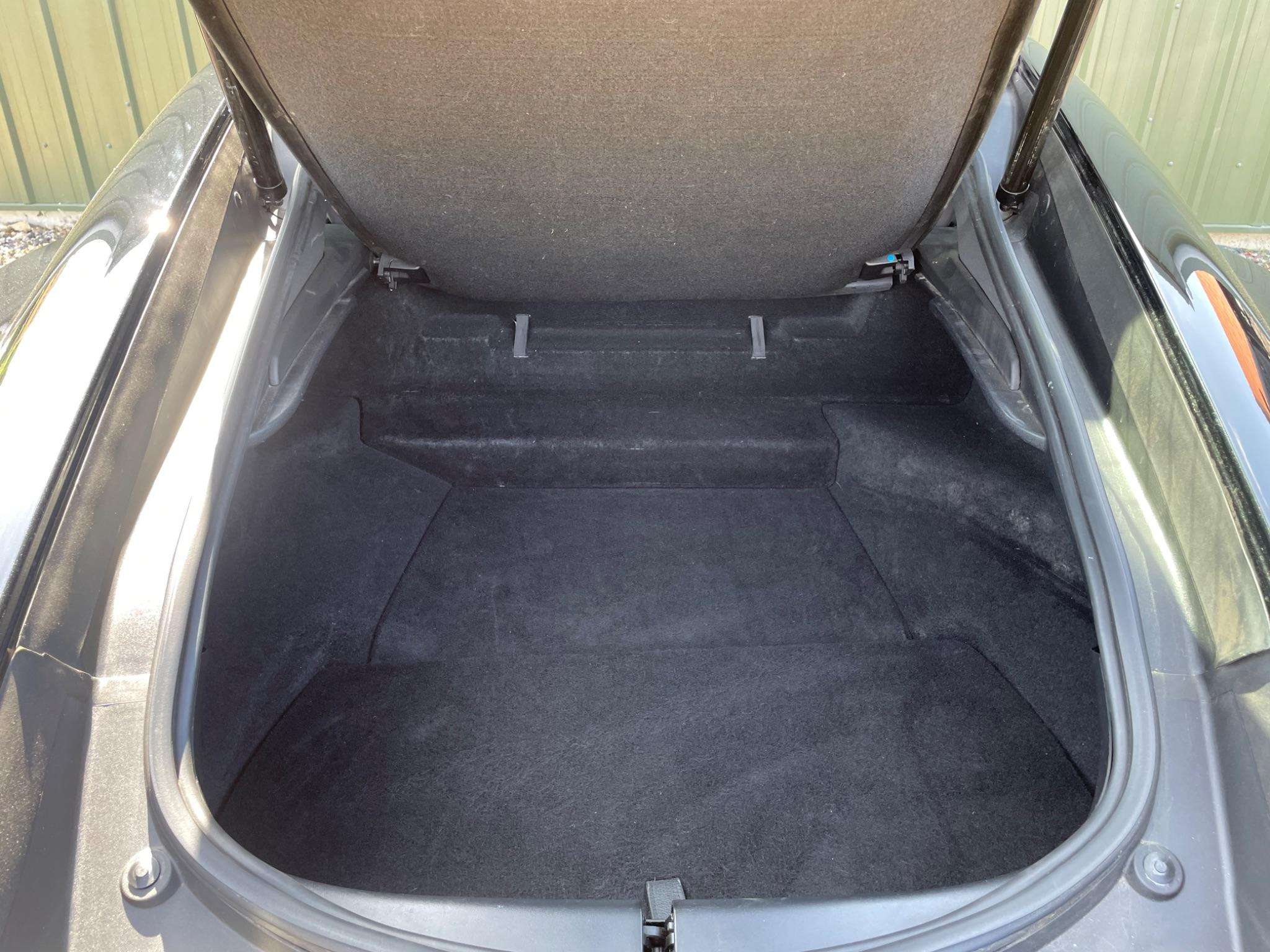 null JAGUAR F-TYPE null JAGUAR F-TYPE