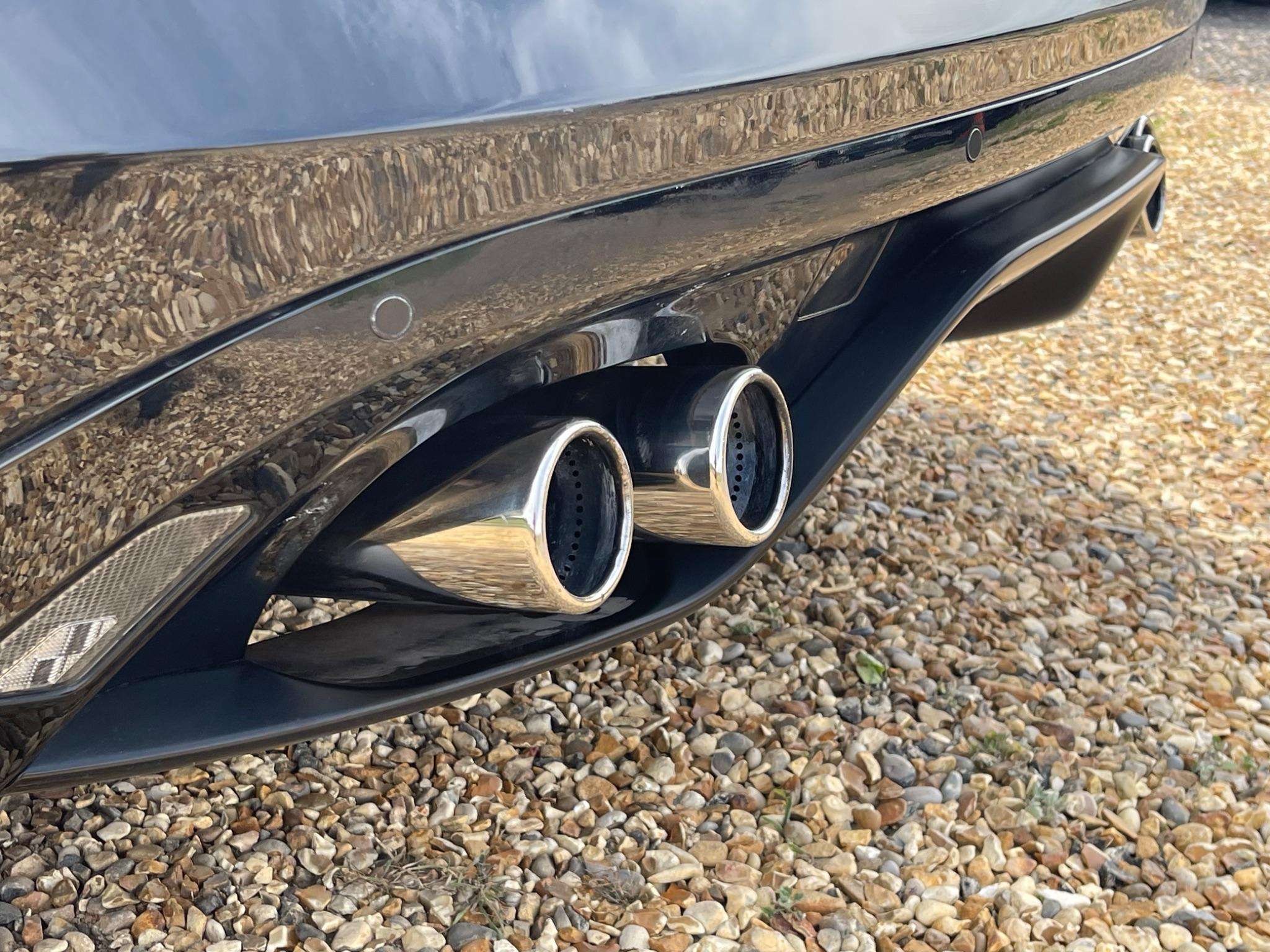 null JAGUAR F-TYPE null JAGUAR F-TYPE