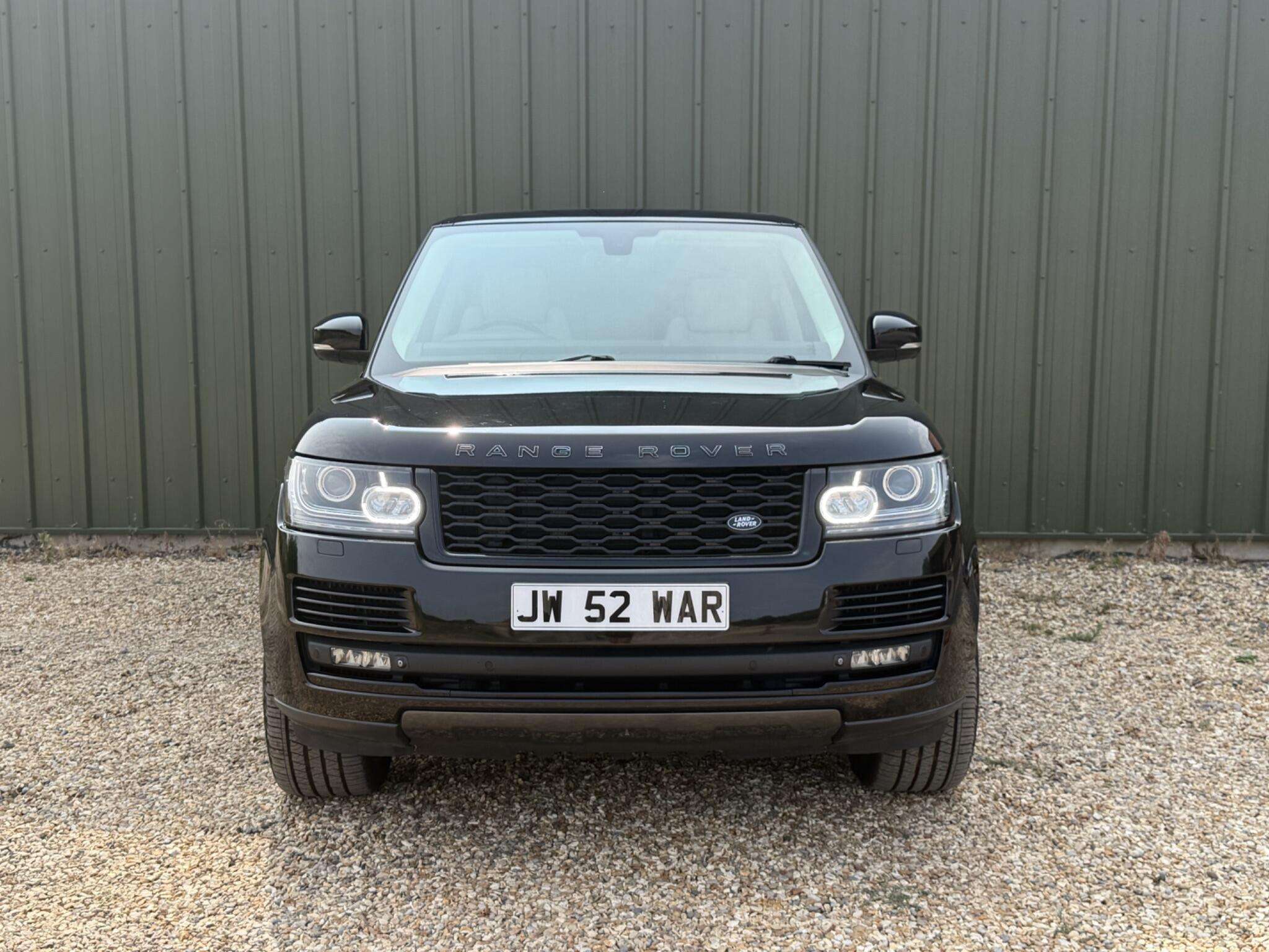 A 2015 LAND ROVER RANGE ROVER 4.4 SD V8 Autobiography Auto 4WD Euro 5 5dr A 2015 LAND ROVER RANGE ROVER 4.4 SD V8 Autobiography Auto 4WD Euro 5 5dr