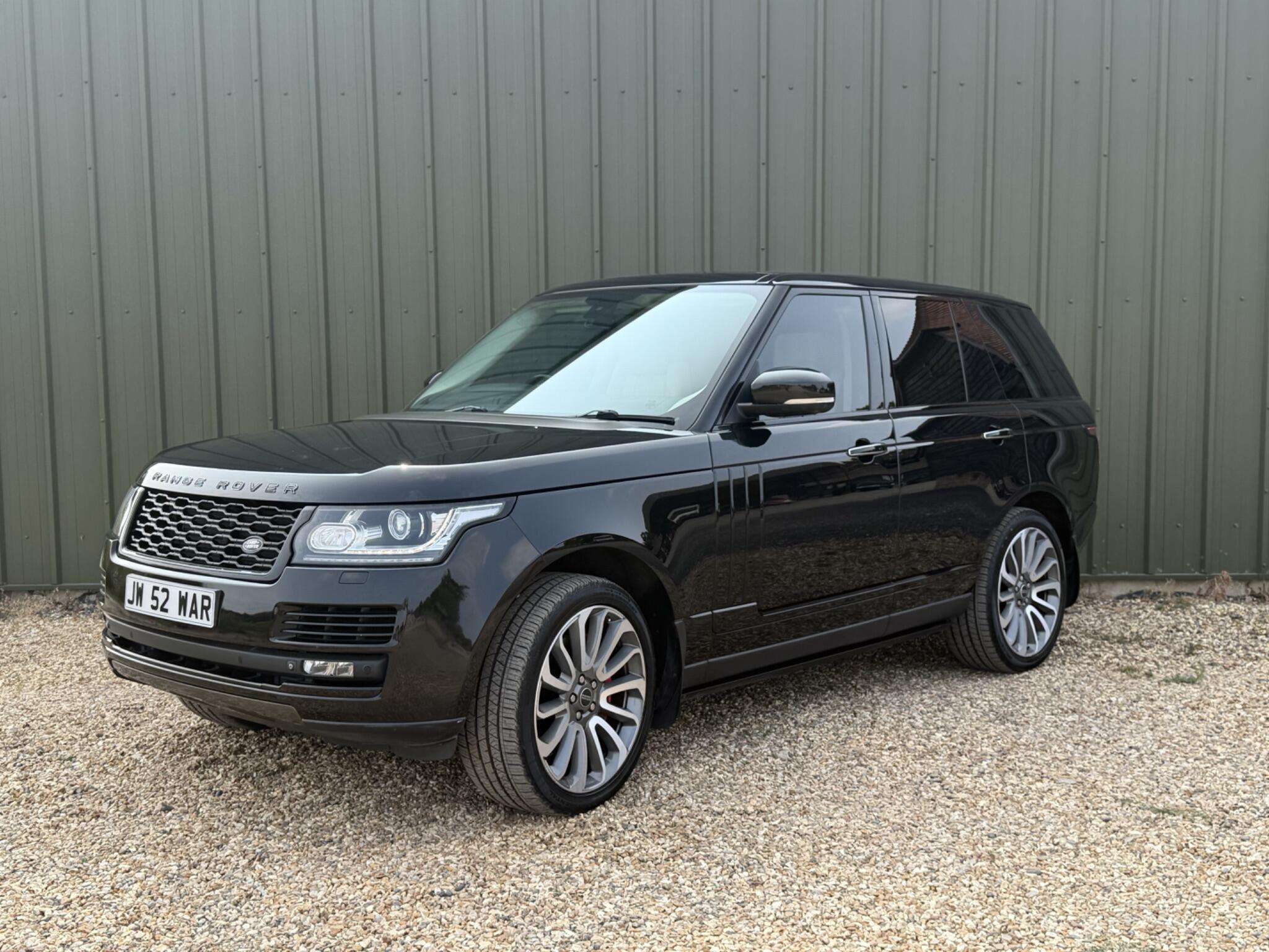 A 2015 LAND ROVER RANGE ROVER 4.4 SD V8 Autobiography Auto 4WD Euro 5 5dr A 2015 LAND ROVER RANGE ROVER 4.4 SD V8 Autobiography Auto 4WD Euro 5 5dr