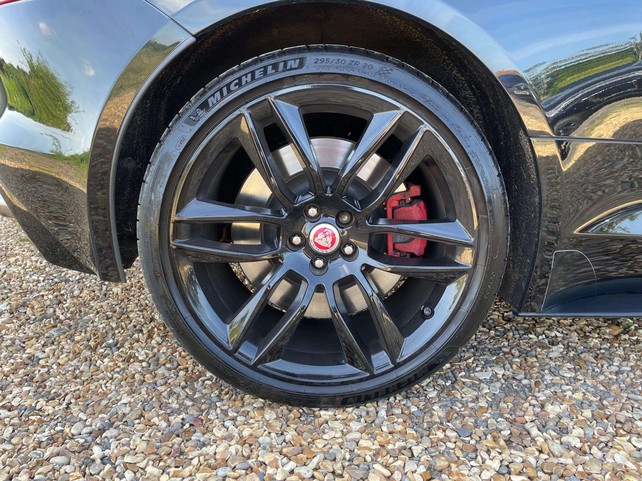 null JAGUAR F-TYPE null JAGUAR F-TYPE