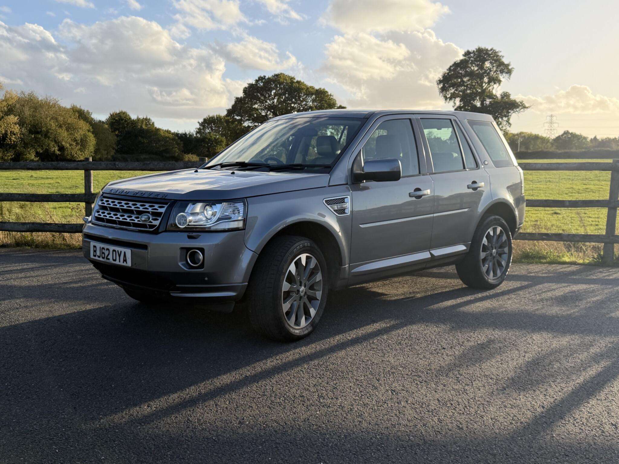 A 2012 LAND ROVER FREELANDER 2 2.2 SD4 HSE Lux CommandShift 4WD Euro 5 5dr A 2012 LAND ROVER FREELANDER 2 2.2 SD4 HSE Lux CommandShift 4WD Euro 5 5dr