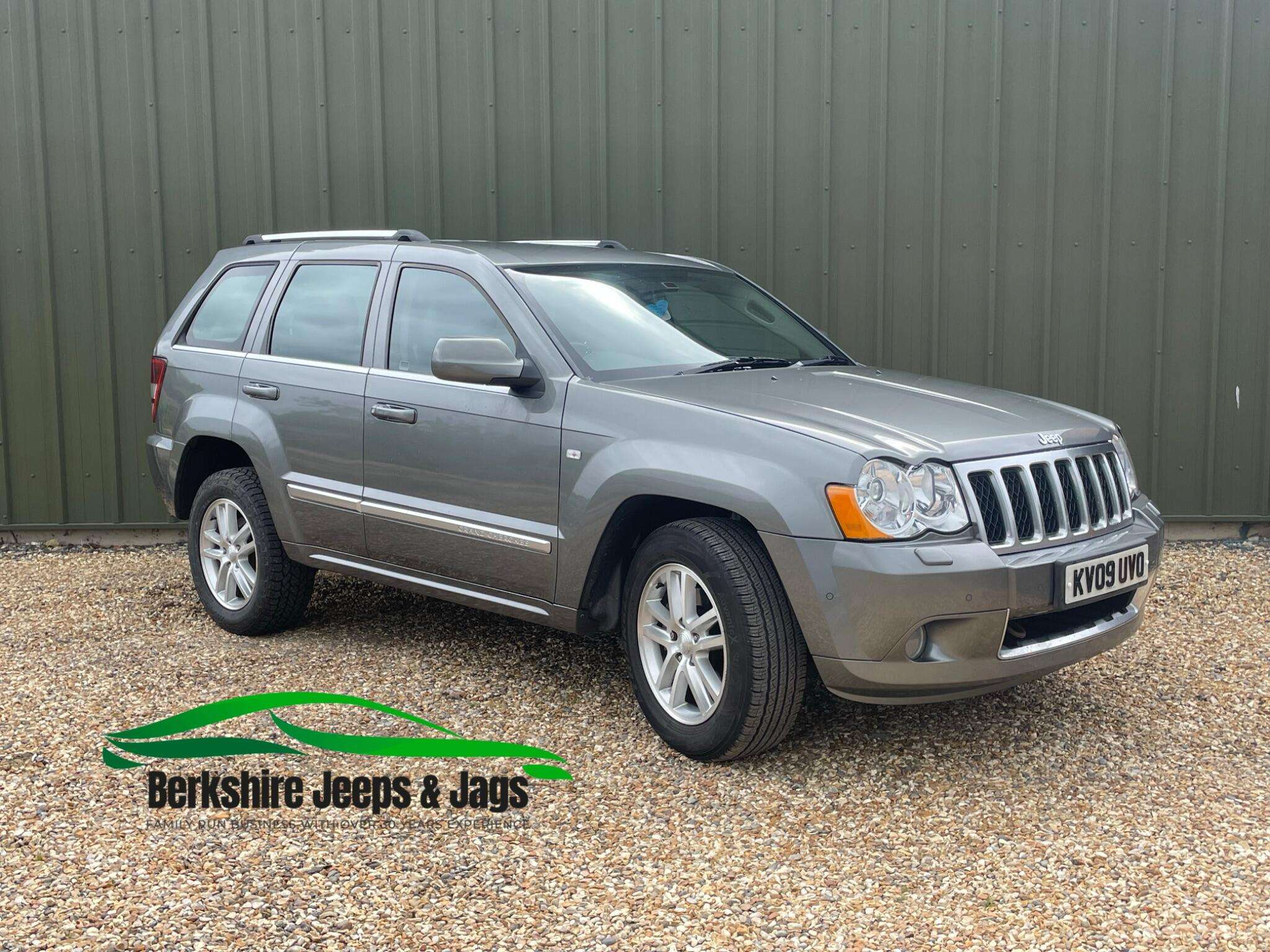 A 2009 JEEP GRAND CHEROKEE 3.0 CRD Overland 4WD 5dr A 2009 JEEP GRAND CHEROKEE 3.0 CRD Overland 4WD 5dr