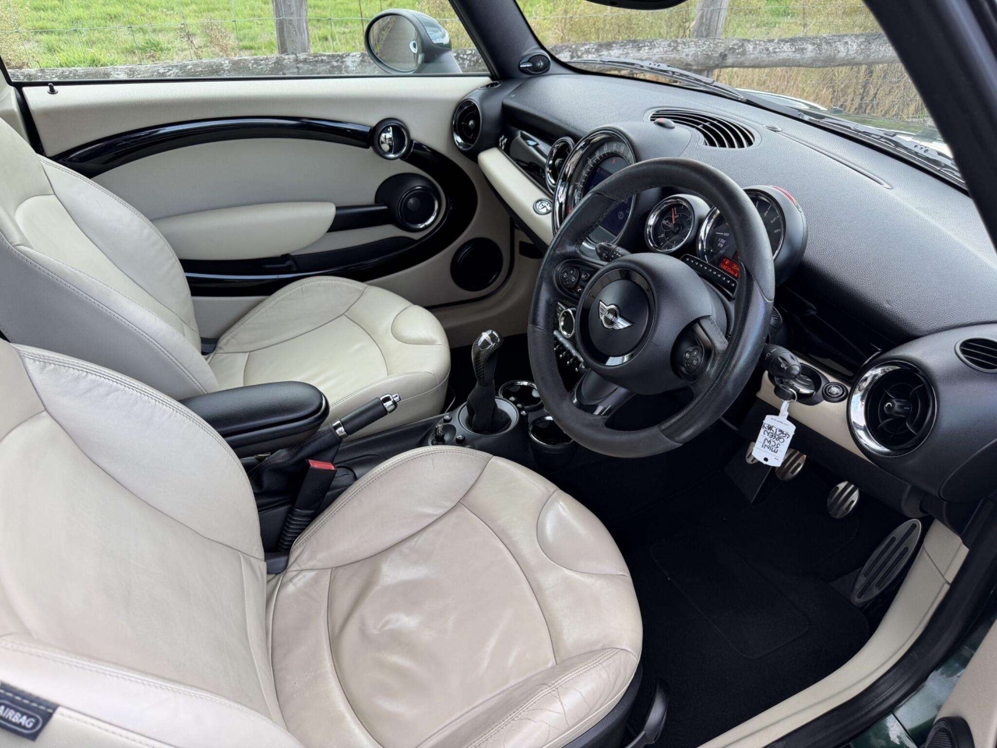 2011 MINI CONVERTIBLE 2011 MINI CONVERTIBLE