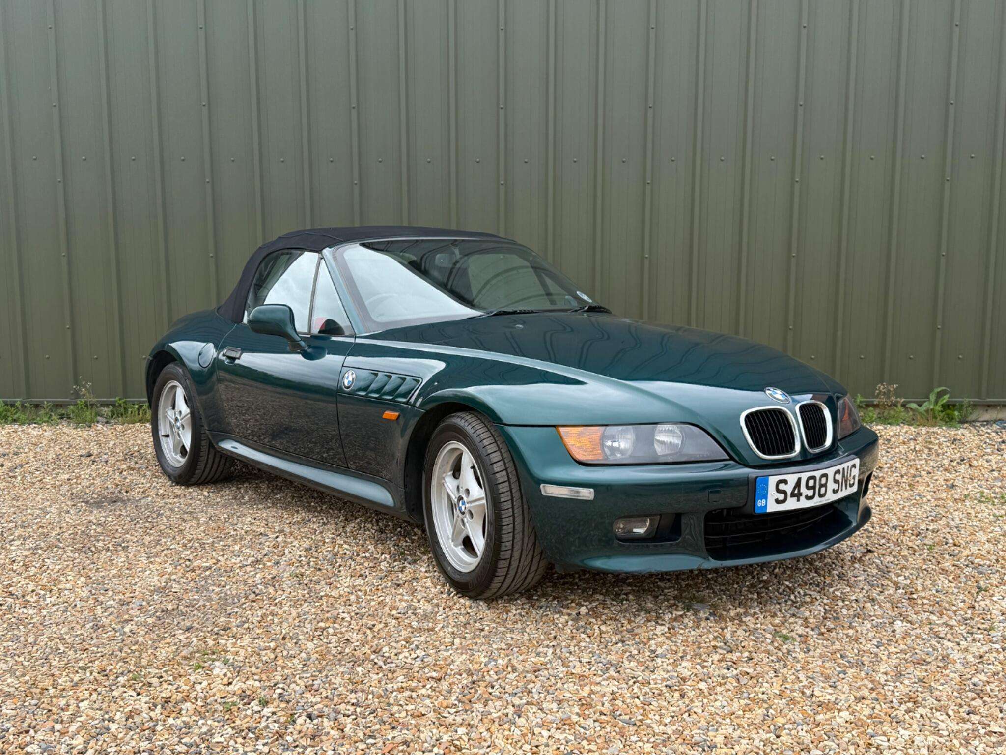 A 1998 BMW Z3 2.8i 2dr A 1998 BMW Z3 2.8i 2dr
