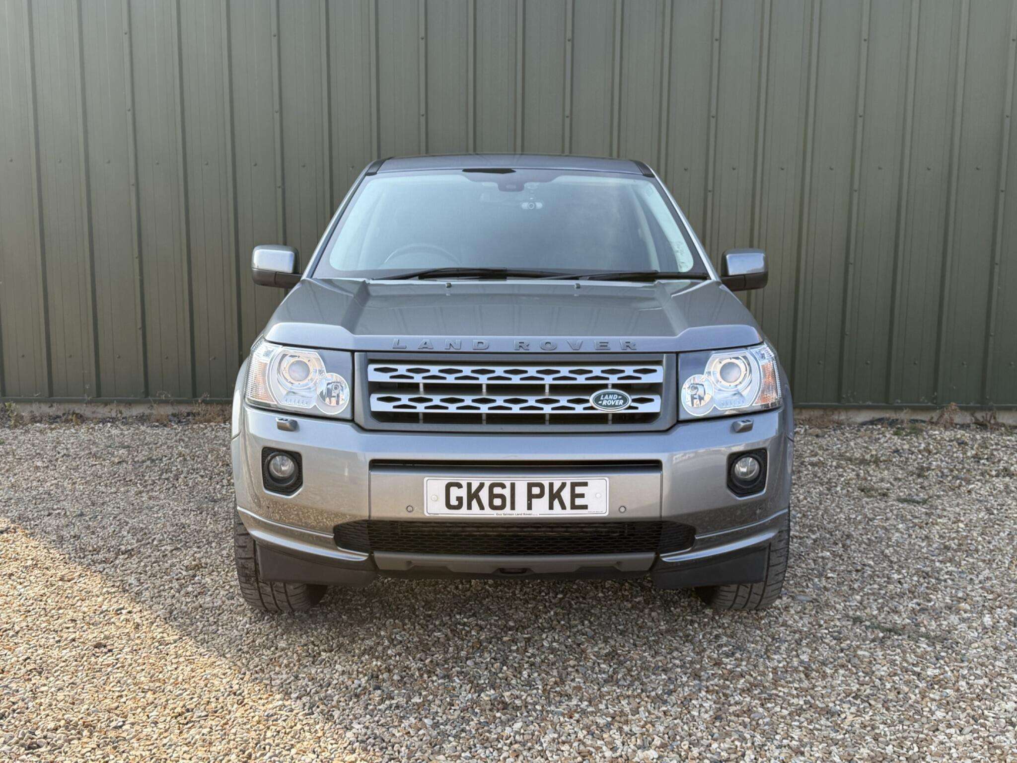A 2011 LAND ROVER FREELANDER 2 2.2 SD4 HSE CommandShift 4WD Euro 5 5dr A 2011 LAND ROVER FREELANDER 2 2.2 SD4 HSE CommandShift 4WD Euro 5 5dr