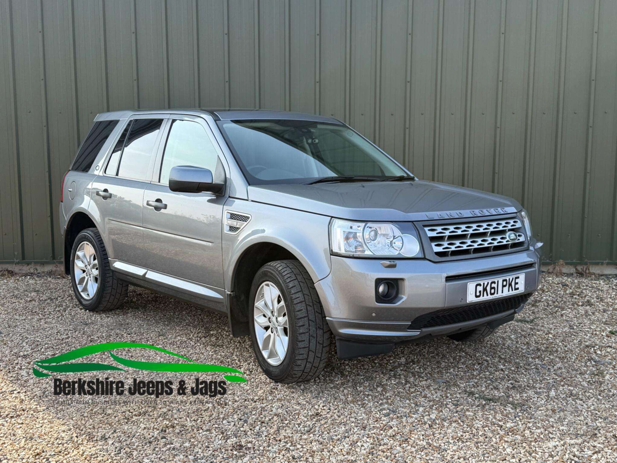 A 2011 LAND ROVER FREELANDER 2 2.2 SD4 HSE CommandShift 4WD Euro 5 5dr A 2011 LAND ROVER FREELANDER 2 2.2 SD4 HSE CommandShift 4WD Euro 5 5dr