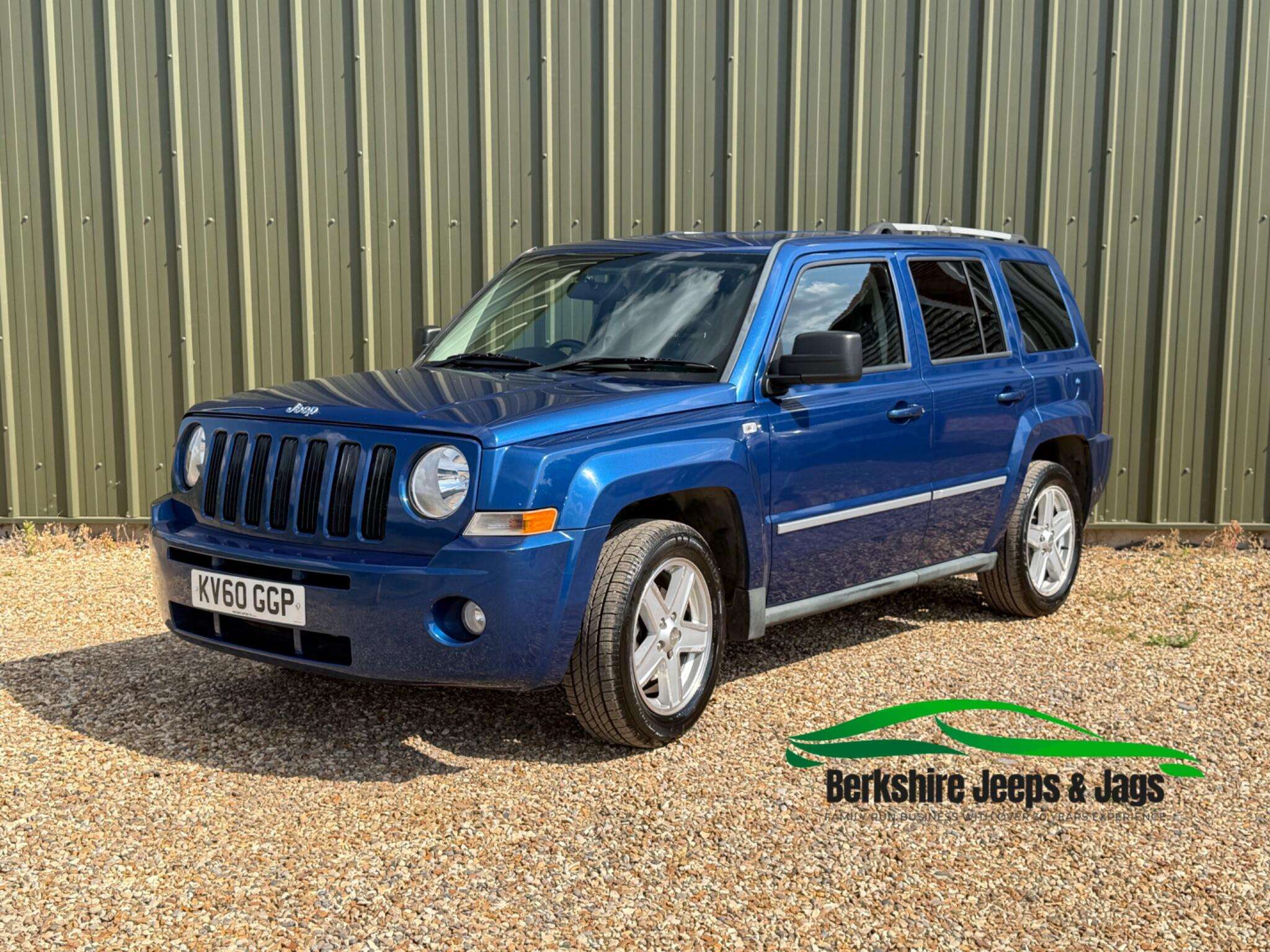 A 2010 JEEP PATRIOT 2.4 Limited CVT 4x4 5dr A 2010 JEEP PATRIOT 2.4 Limited CVT 4x4 5dr