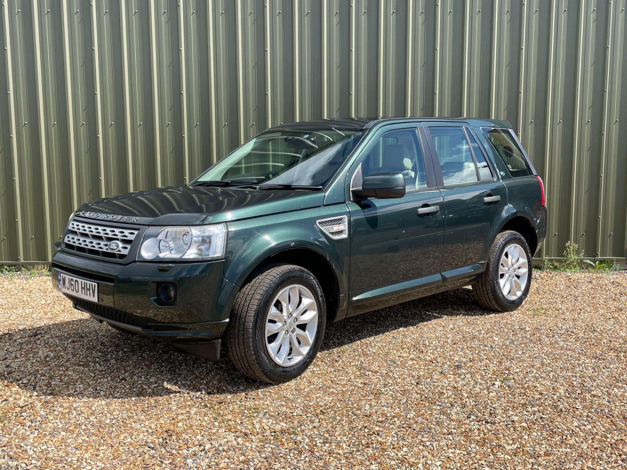 A 2010 LAND ROVER FREELANDER 2 2.2 SD4 HSE CommandShift 4WD Euro 5 5dr A 2010 LAND ROVER FREELANDER 2 2.2 SD4 HSE CommandShift 4WD Euro 5 5dr
