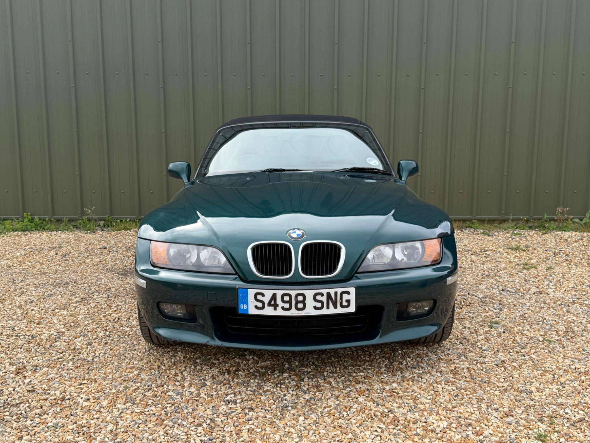 A 1998 BMW Z3 2.8i 2dr A 1998 BMW Z3 2.8i 2dr