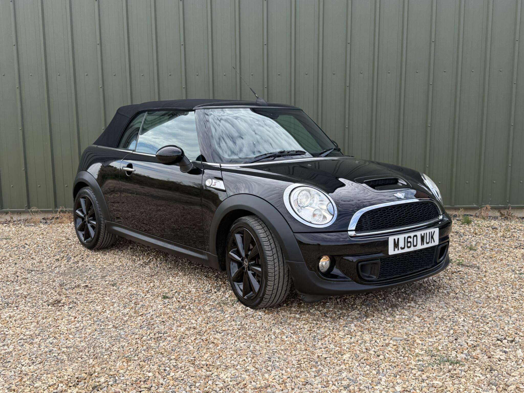 A 2010 MINI CONVERTIBLE 1.6 Cooper S Euro 5 (s/s) 2dr A 2010 MINI CONVERTIBLE 1.6 Cooper S Euro 5 (s/s) 2dr