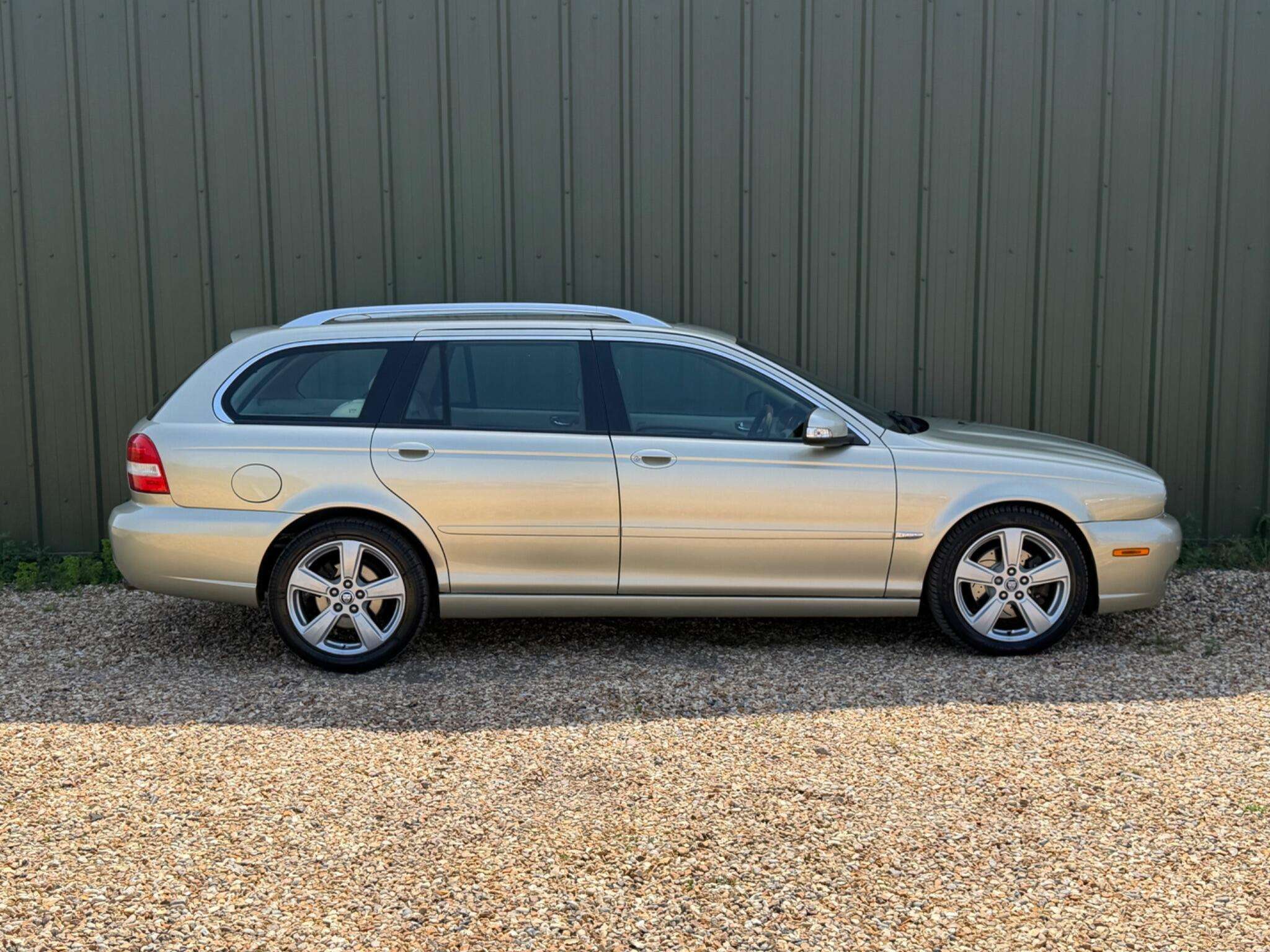 A 2009 JAGUAR X-TYPE 3.0 V6 Sovereign (AWD) 5dr A 2009 JAGUAR X-TYPE 3.0 V6 Sovereign (AWD) 5dr