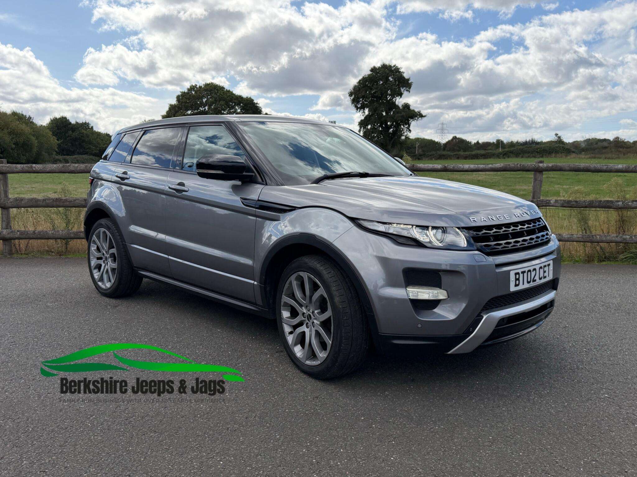 A 2012 LAND ROVER RANGE ROVER EVOQUE 2.2 SD4 Dynamic SUV 5dr Diesel Auto 4WD Euro 5 (s/s) (190 ps) A 2012 LAND ROVER RANGE ROVER EVOQUE 2.2 SD4 Dynamic SUV 5dr Diesel Auto 4WD Euro 5 (s/s) (190 ps)