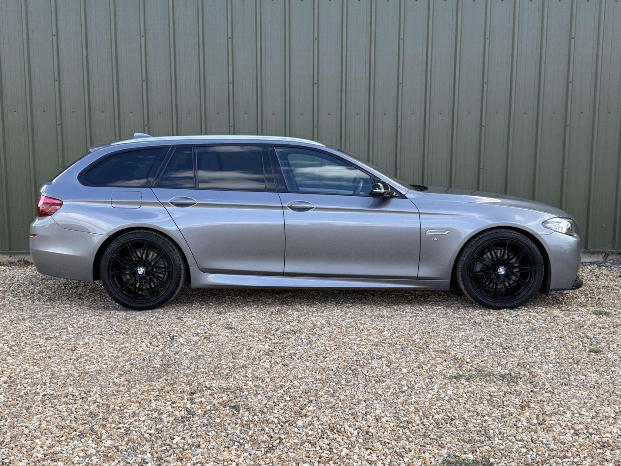 A 2015 BMW 5 SERIES 2.0 520d M Sport Touring Auto Euro 6 (s/s) 5dr A 2015 BMW 5 SERIES 2.0 520d M Sport Touring Auto Euro 6 (s/s) 5dr