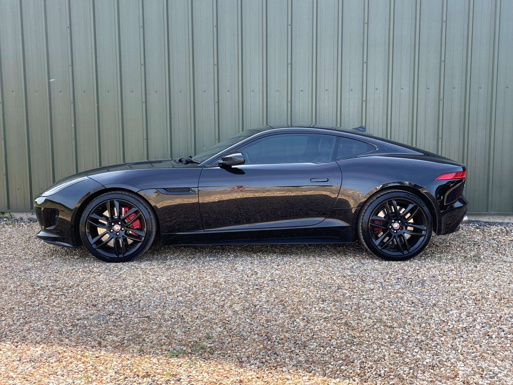 null JAGUAR F-TYPE null JAGUAR F-TYPE