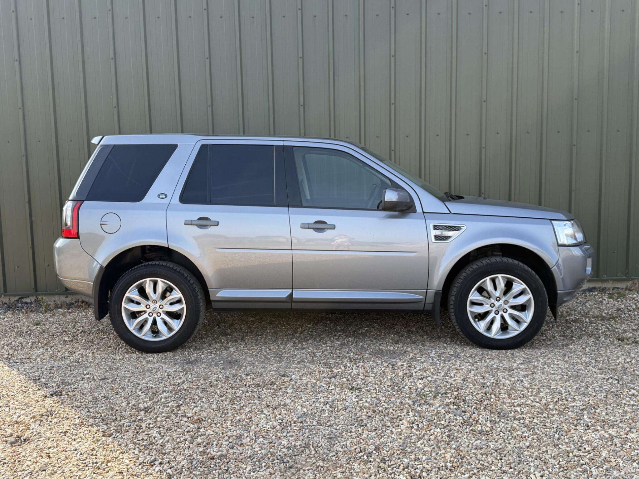 A 2011 LAND ROVER FREELANDER 2 2.2 SD4 HSE CommandShift 4WD Euro 5 5dr A 2011 LAND ROVER FREELANDER 2 2.2 SD4 HSE CommandShift 4WD Euro 5 5dr