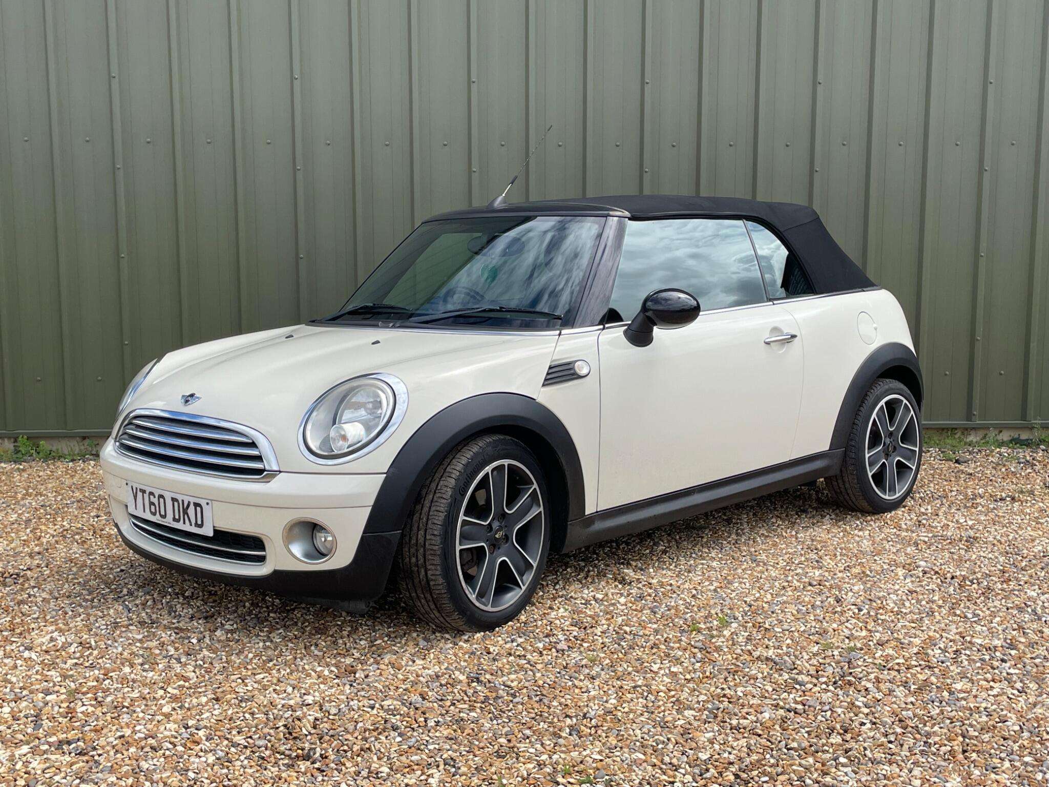 A 2010 MINI CONVERTIBLE 1.6 Cooper Euro 5 2dr A 2010 MINI CONVERTIBLE 1.6 Cooper Euro 5 2dr