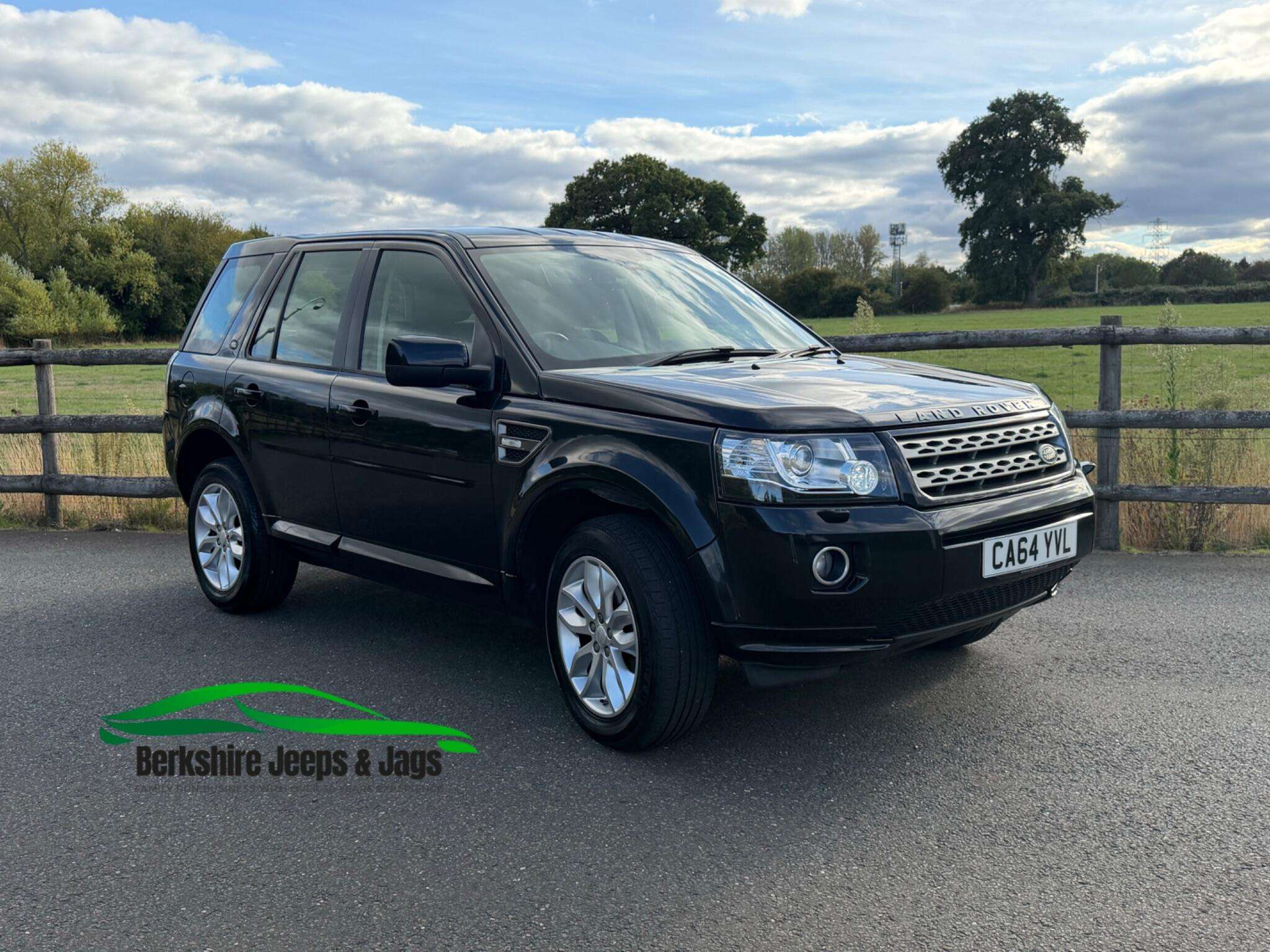 A 2014 LAND ROVER FREELANDER 2 2.2 TD4 SE 4WD Euro 5 (s/s) 5dr A 2014 LAND ROVER FREELANDER 2 2.2 TD4 SE 4WD Euro 5 (s/s) 5dr