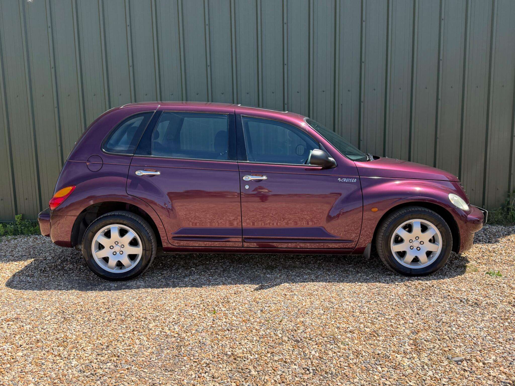 A 2003 CHRYSLER PT CRUISER 2.0 Touring 5dr A 2003 CHRYSLER PT CRUISER 2.0 Touring 5dr