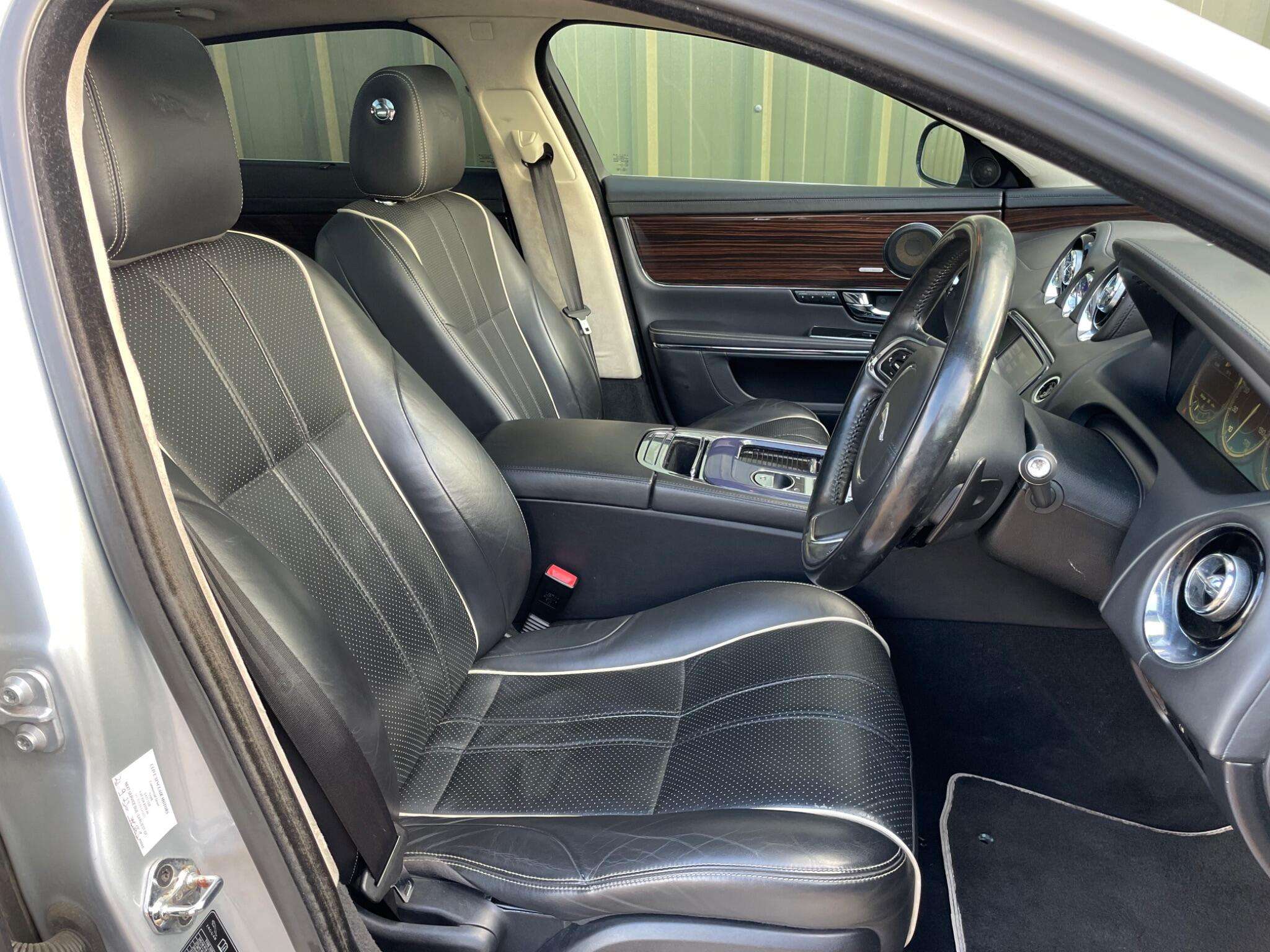 2010 JAGUAR XJ 2010 JAGUAR XJ