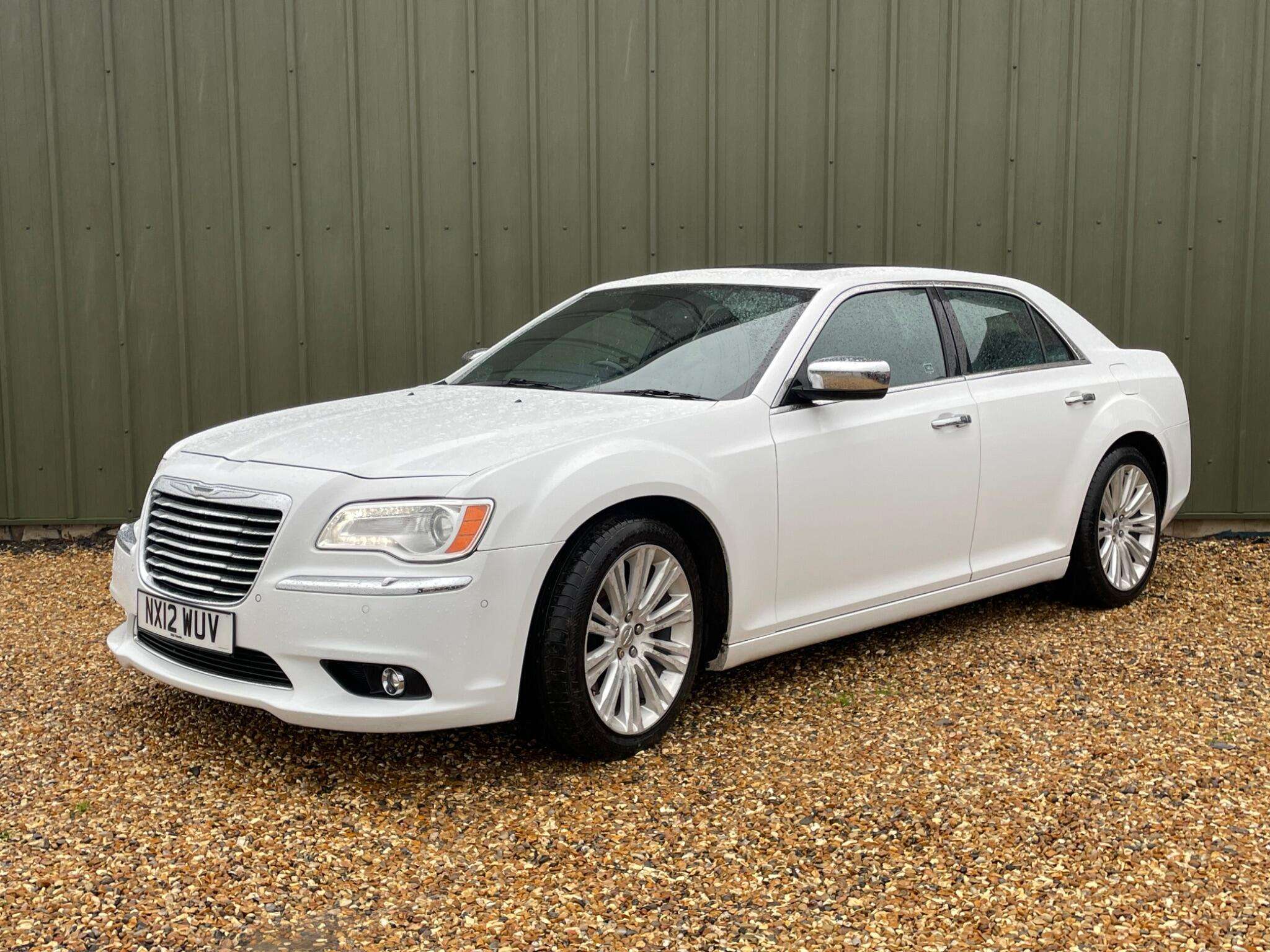 A 2012 CHRYSLER 300C 3.0 CRD V6 Limited Auto Euro 5 4dr A 2012 CHRYSLER 300C 3.0 CRD V6 Limited Auto Euro 5 4dr