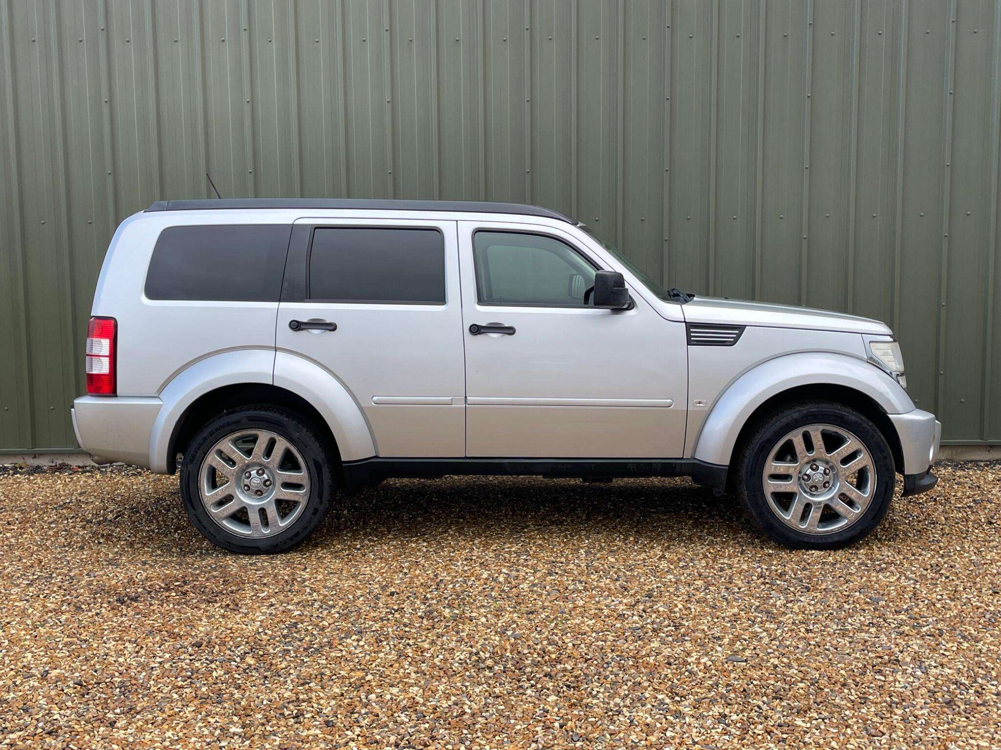 A 2008 DODGE NITRO 3.7 V6 SXT 5dr A 2008 DODGE NITRO 3.7 V6 SXT 5dr