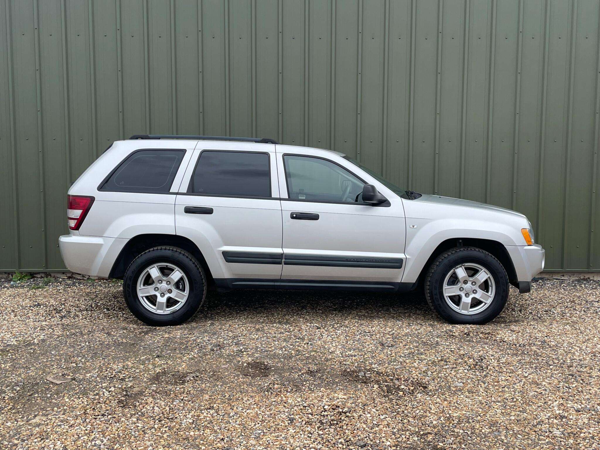 A 2008 JEEP GRAND CHEROKEE 3.0 CRD Predator 4WD 5dr A 2008 JEEP GRAND CHEROKEE 3.0 CRD Predator 4WD 5dr