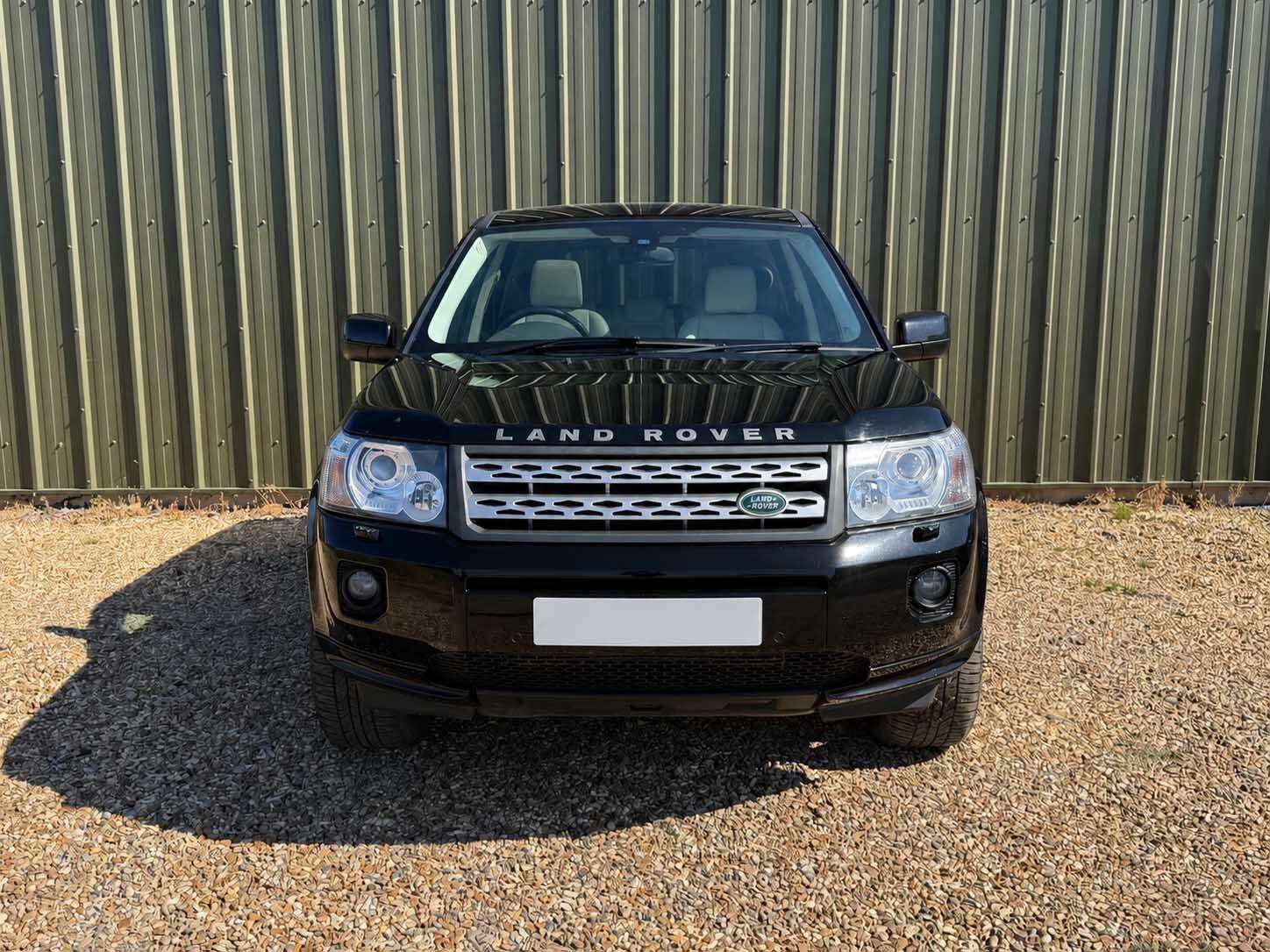 A 2012 LAND ROVER FREELANDER 2 2.2 SD4 HSE CommandShift 4WD Euro 5 5dr A 2012 LAND ROVER FREELANDER 2 2.2 SD4 HSE CommandShift 4WD Euro 5 5dr