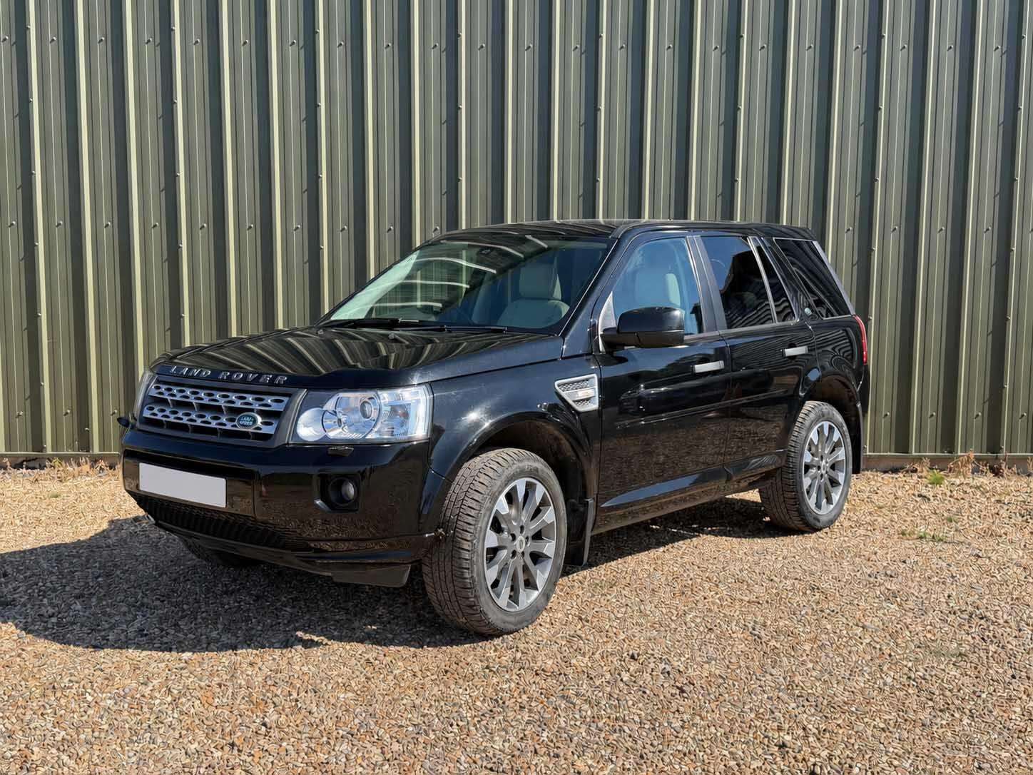 A 2012 LAND ROVER FREELANDER 2 2.2 SD4 HSE CommandShift 4WD Euro 5 5dr A 2012 LAND ROVER FREELANDER 2 2.2 SD4 HSE CommandShift 4WD Euro 5 5dr