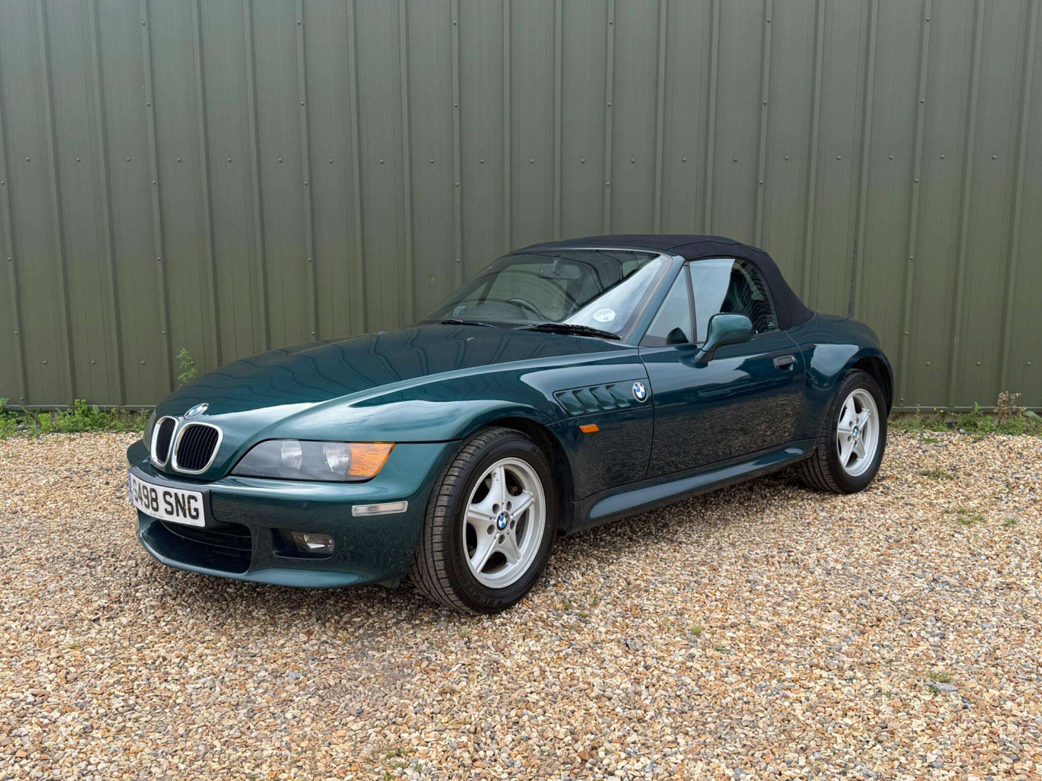 A 1998 BMW Z3 2.8i 2dr A 1998 BMW Z3 2.8i 2dr