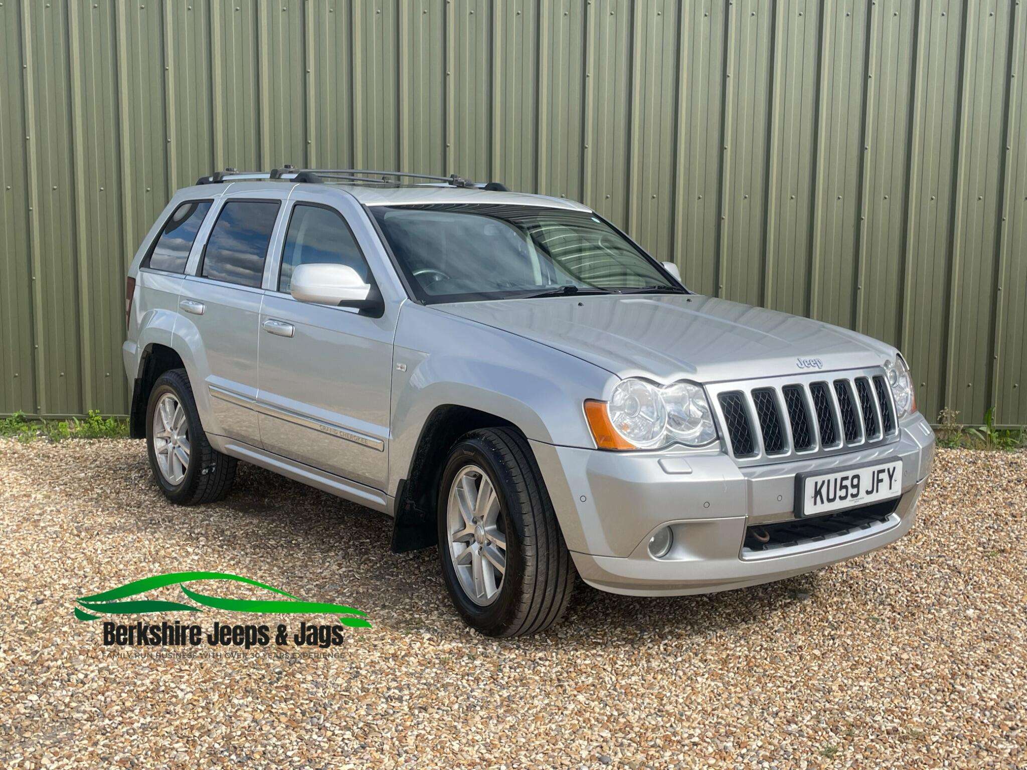 A 2009 JEEP GRAND CHEROKEE 3.0 CRD Overland 4WD 5dr A 2009 JEEP GRAND CHEROKEE 3.0 CRD Overland 4WD 5dr