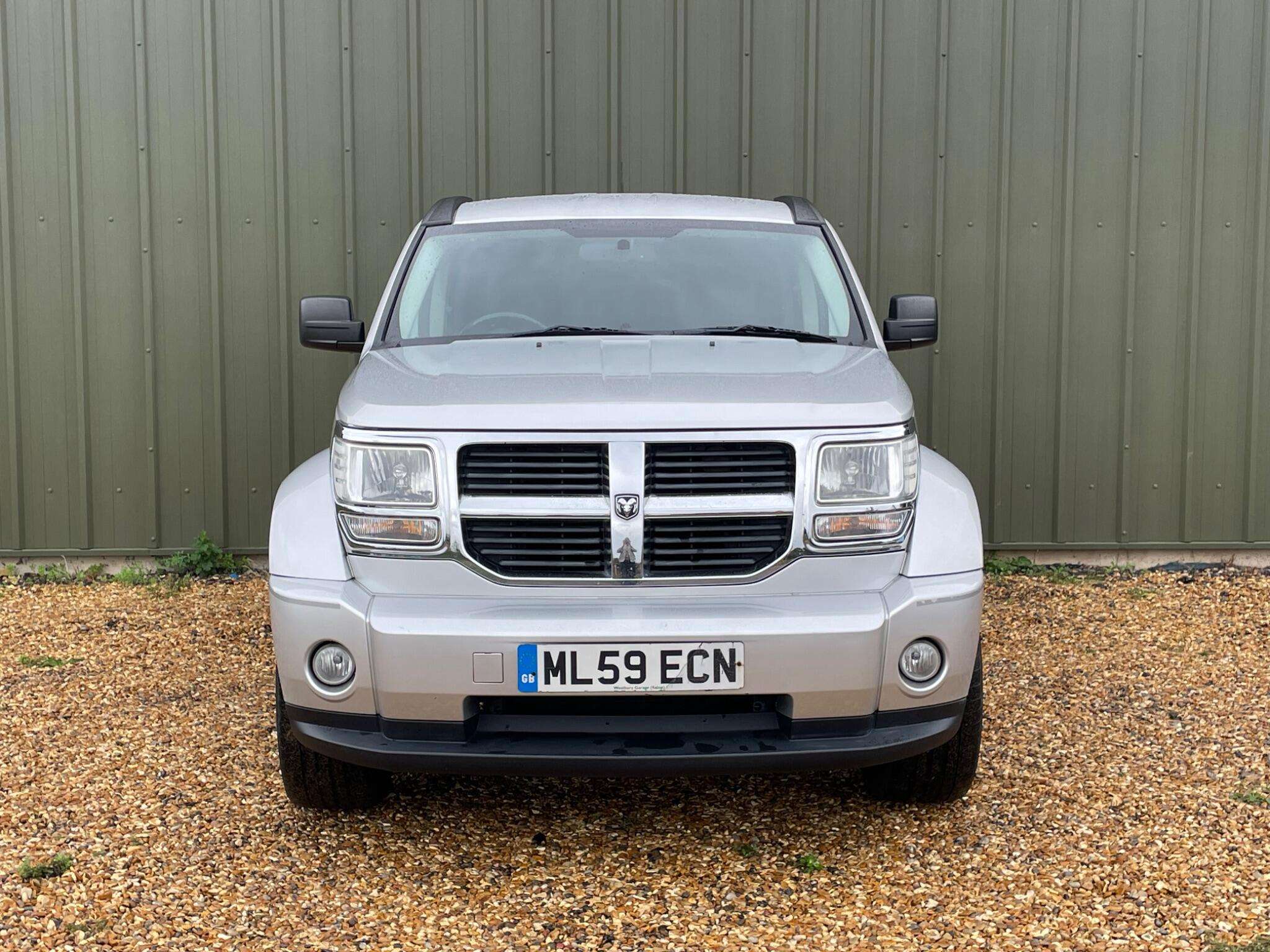 A 2009 DODGE NITRO 2.8 CRD SXT 5dr A 2009 DODGE NITRO 2.8 CRD SXT 5dr