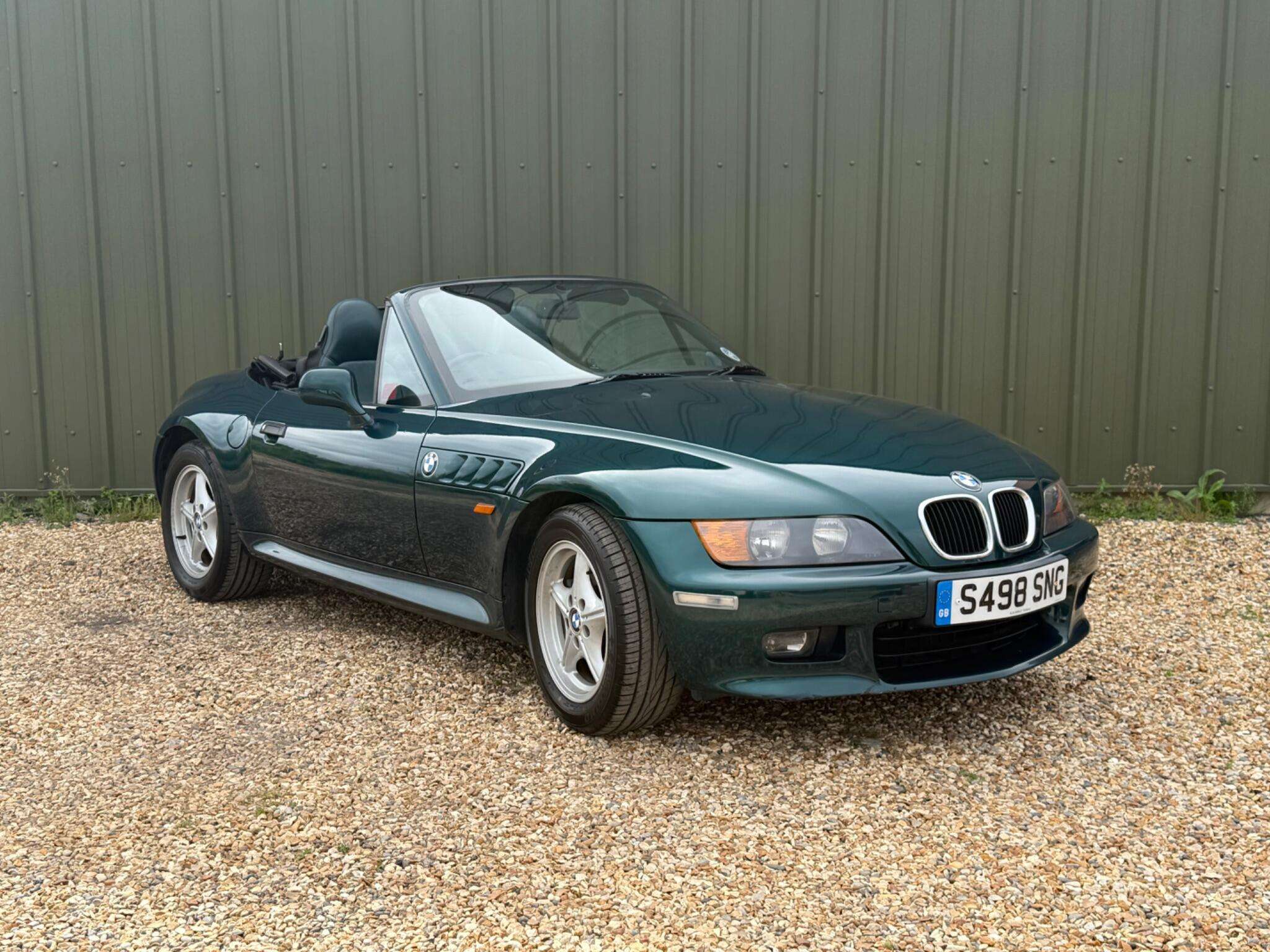 A 1998 BMW Z3 2.8i 2dr A 1998 BMW Z3 2.8i 2dr