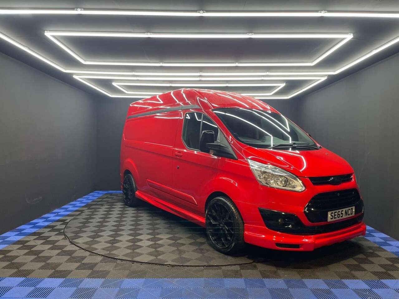 A 2015 FORD TRANSIT CUSTOM 2.2 TDCi 290 Trend Panel Van 5dr Diesel Manual L2 H1 (186 g/km, 123 bhp) RE A 2015 FORD TRANSIT CUSTOM 2.2 TDCi 290 Trend Panel Van 5dr Diesel Manual L2 H1 (186 g/km, 123 bhp) RE