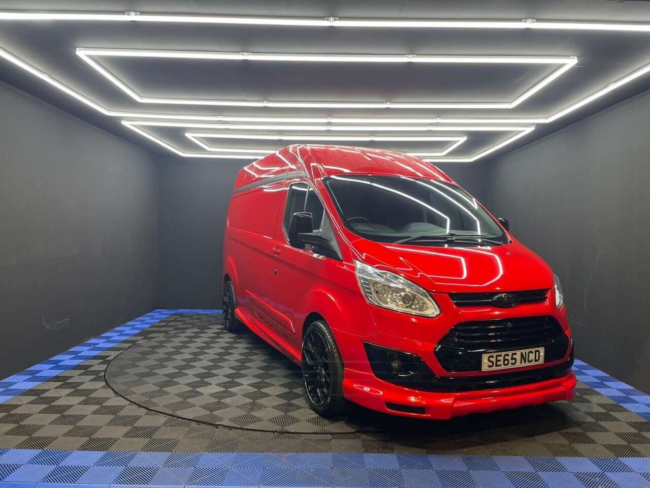 A 2015 FORD TRANSIT CUSTOM 2.2 TDCi 290 Trend Panel Van 5dr Diesel Manual L2 H1 (186 g/km, 123 bhp) RE A 2015 FORD TRANSIT CUSTOM 2.2 TDCi 290 Trend Panel Van 5dr Diesel Manual L2 H1 (186 g/km, 123 bhp) RE
