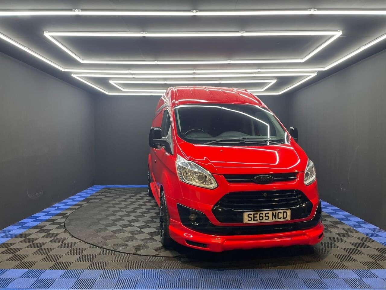 A 2015 FORD TRANSIT CUSTOM 2.2 TDCi 290 Trend Panel Van 5dr Diesel Manual L2 H1 (186 g/km, 123 bhp) RE A 2015 FORD TRANSIT CUSTOM 2.2 TDCi 290 Trend Panel Van 5dr Diesel Manual L2 H1 (186 g/km, 123 bhp) RE