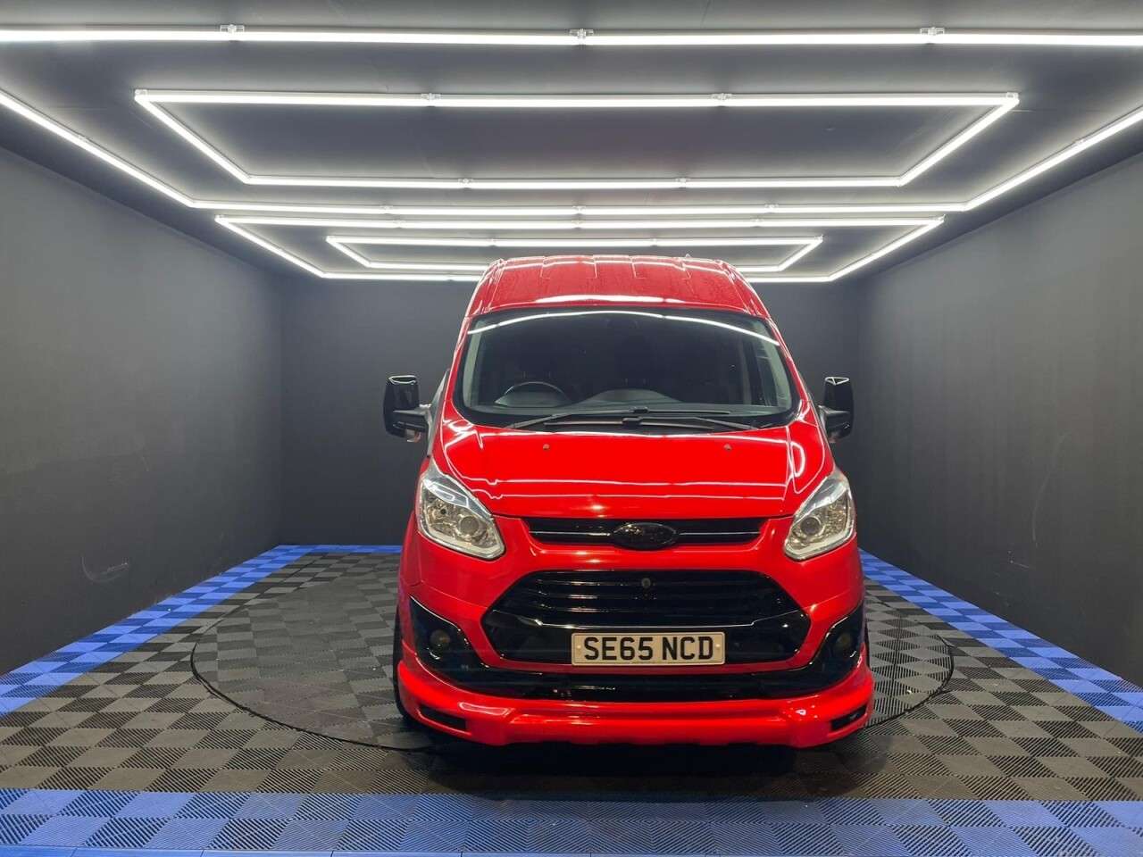 A 2015 FORD TRANSIT CUSTOM 2.2 TDCi 290 Trend Panel Van 5dr Diesel Manual L2 H1 (186 g/km, 123 bhp) RE A 2015 FORD TRANSIT CUSTOM 2.2 TDCi 290 Trend Panel Van 5dr Diesel Manual L2 H1 (186 g/km, 123 bhp) RE