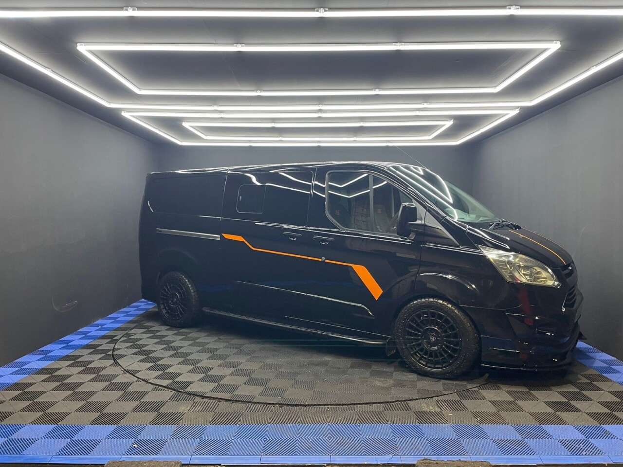 A 2017 FORD TRANSIT CUSTOM 2.0 TDCi 290 Limited Panel Van 5dr Diesel Manual L1 H1 (157 g/km, 168 bhp) A 2017 FORD TRANSIT CUSTOM 2.0 TDCi 290 Limited Panel Van 5dr Diesel Manual L1 H1 (157 g/km, 168 bhp)