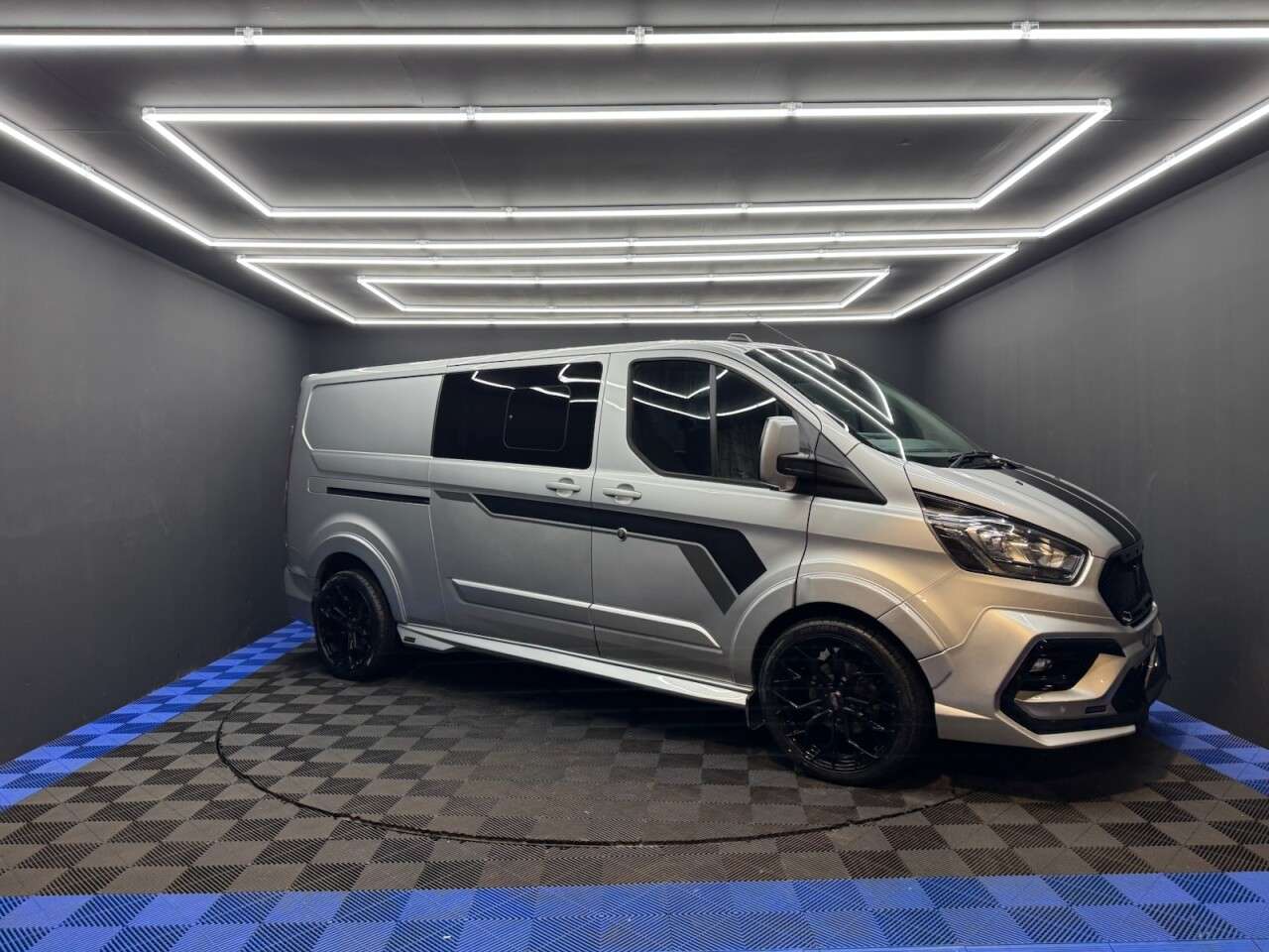 A 2022 FORD TRANSIT CUSTOM 2.0 320 EcoBlue Limited Crew Van Double Cab 5dr Diesel Manual L2 H1 Euro 6 A 2022 FORD TRANSIT CUSTOM 2.0 320 EcoBlue Limited Crew Van Double Cab 5dr Diesel Manual L2 H1 Euro 6