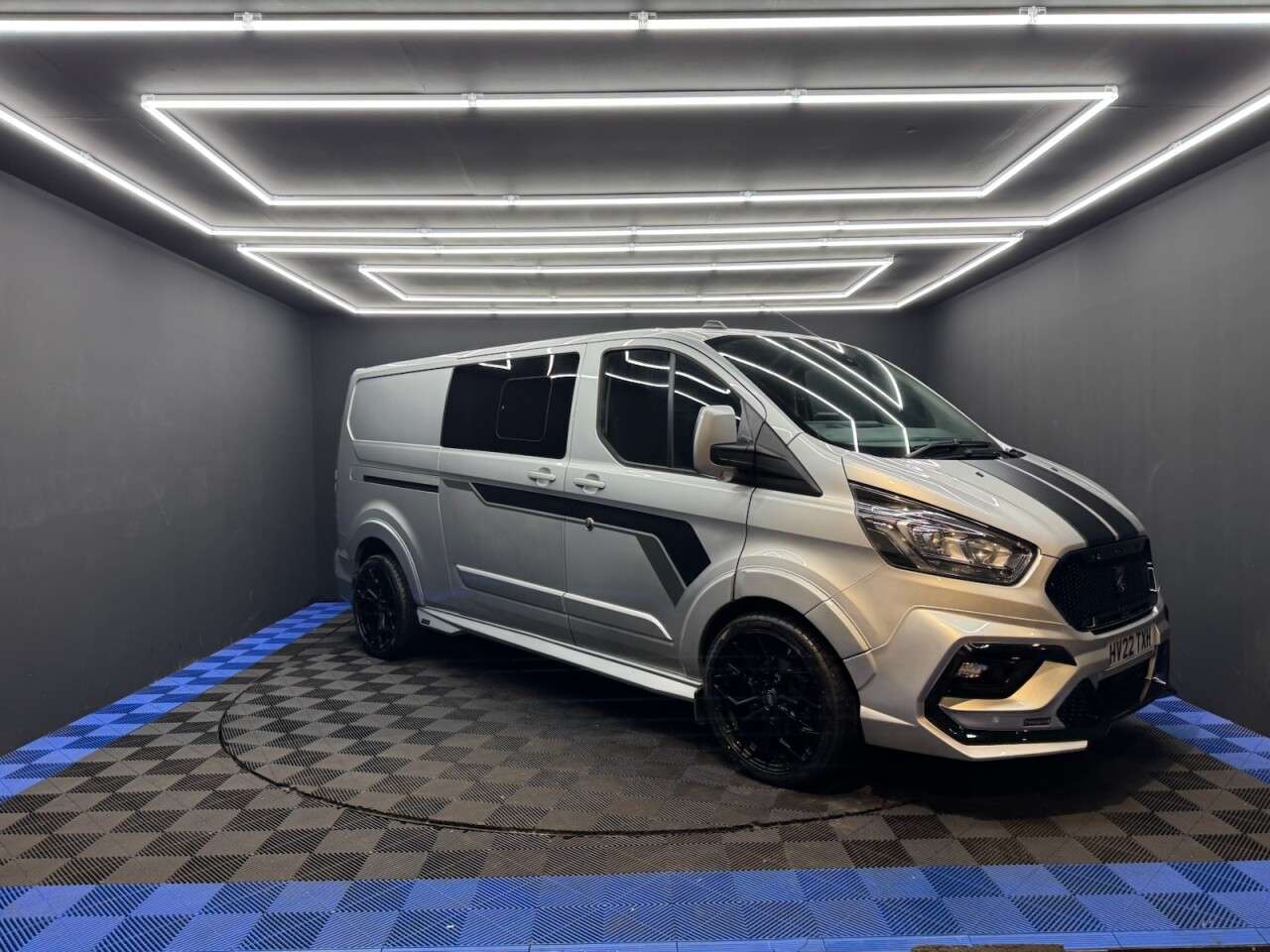 A 2022 FORD TRANSIT CUSTOM 2.0 320 EcoBlue Limited Crew Van Double Cab 5dr Diesel Manual L2 H1 Euro 6 A 2022 FORD TRANSIT CUSTOM 2.0 320 EcoBlue Limited Crew Van Double Cab 5dr Diesel Manual L2 H1 Euro 6
