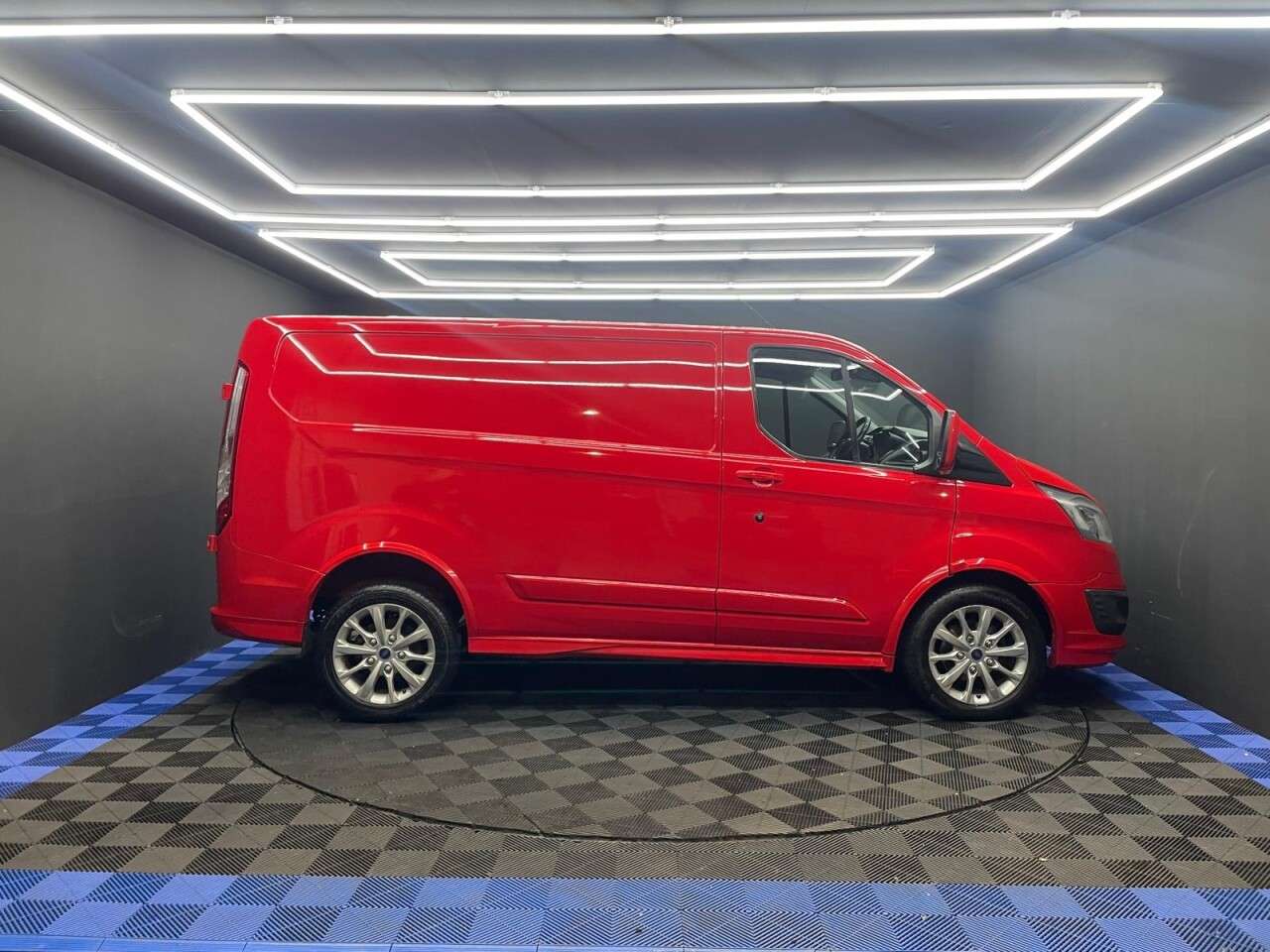 A 2014 FORD TRANSIT CUSTOM 2.2 TDCi 290 Sport Panel Van 5dr Diesel Manual L1 H1 (186 g/km, 153 bhp) SP A 2014 FORD TRANSIT CUSTOM 2.2 TDCi 290 Sport Panel Van 5dr Diesel Manual L1 H1 (186 g/km, 153 bhp) SP