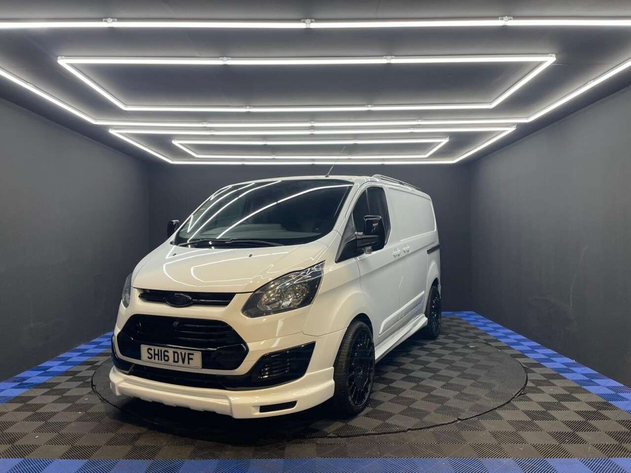 A 2016 FORD TRANSIT CUSTOM 2.2 TDCi 290 Panel Van 5dr Diesel Manual L1 H1 (186 g/km, 98 bhp) 2 KEYS BO A 2016 FORD TRANSIT CUSTOM 2.2 TDCi 290 Panel Van 5dr Diesel Manual L1 H1 (186 g/km, 98 bhp) 2 KEYS BO