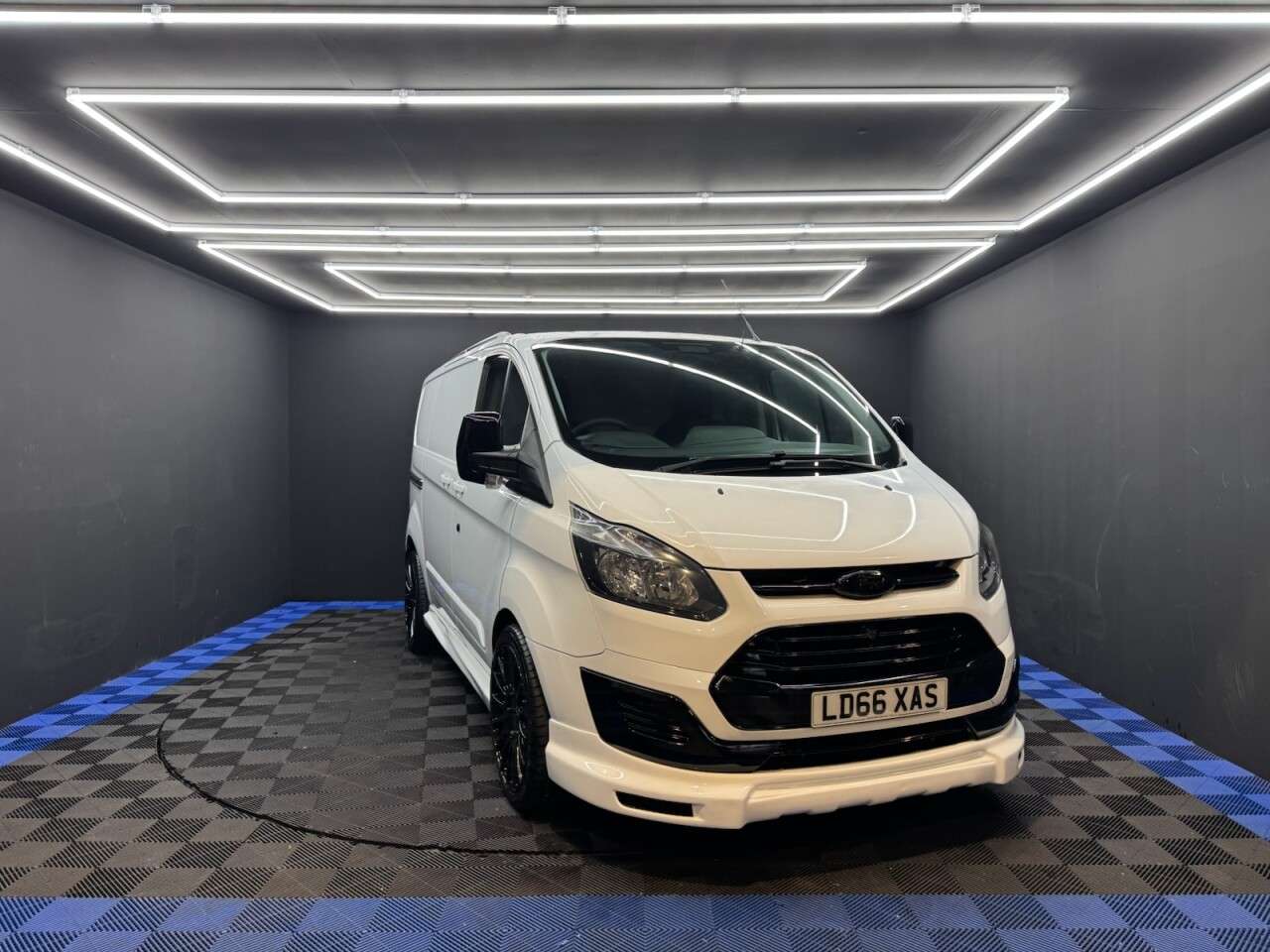 A 2016 FORD TRANSIT CUSTOM 2.0 TDCi 310 Panel Van 5dr Diesel Manual L1 H1 (163 g/km, 104 bhp) 1 COMPAN A 2016 FORD TRANSIT CUSTOM 2.0 TDCi 310 Panel Van 5dr Diesel Manual L1 H1 (163 g/km, 104 bhp) 1 COMPAN
