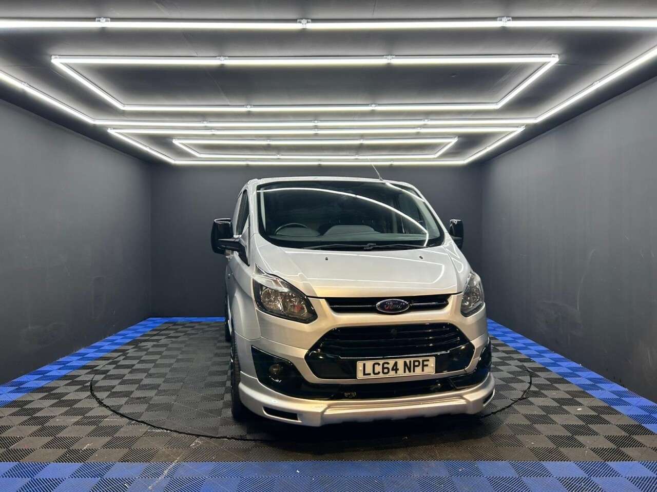 A 2015 FORD TRANSIT CUSTOM 2.2 TDCi 270 Panel Van 5dr Diesel Manual L1 H1 (186 g/km, 123 bhp) 2 KEYS R A 2015 FORD TRANSIT CUSTOM 2.2 TDCi 270 Panel Van 5dr Diesel Manual L1 H1 (186 g/km, 123 bhp) 2 KEYS R