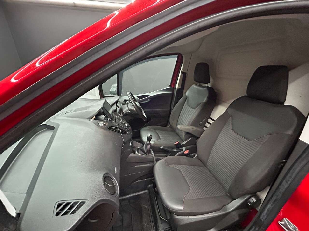 2017 FORD TRANSIT COURIER 2017 FORD TRANSIT COURIER